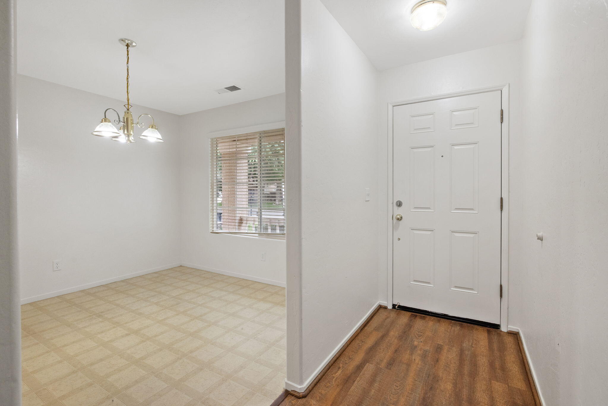 2843 W Brooke Ave, Visalia, CA 93291