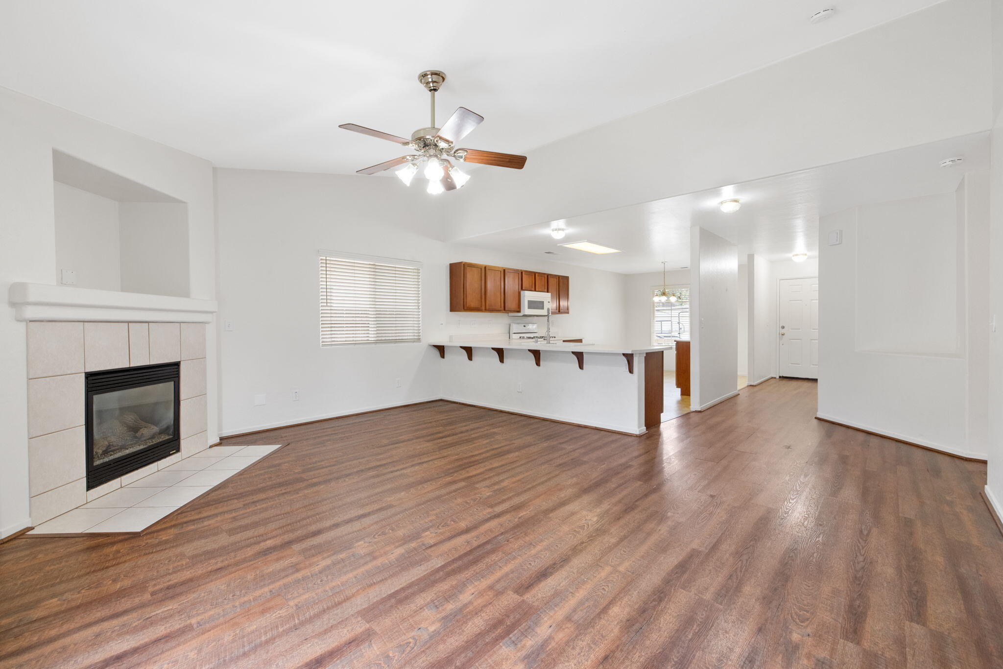 2843 W Brooke Ave, Visalia, CA 93291