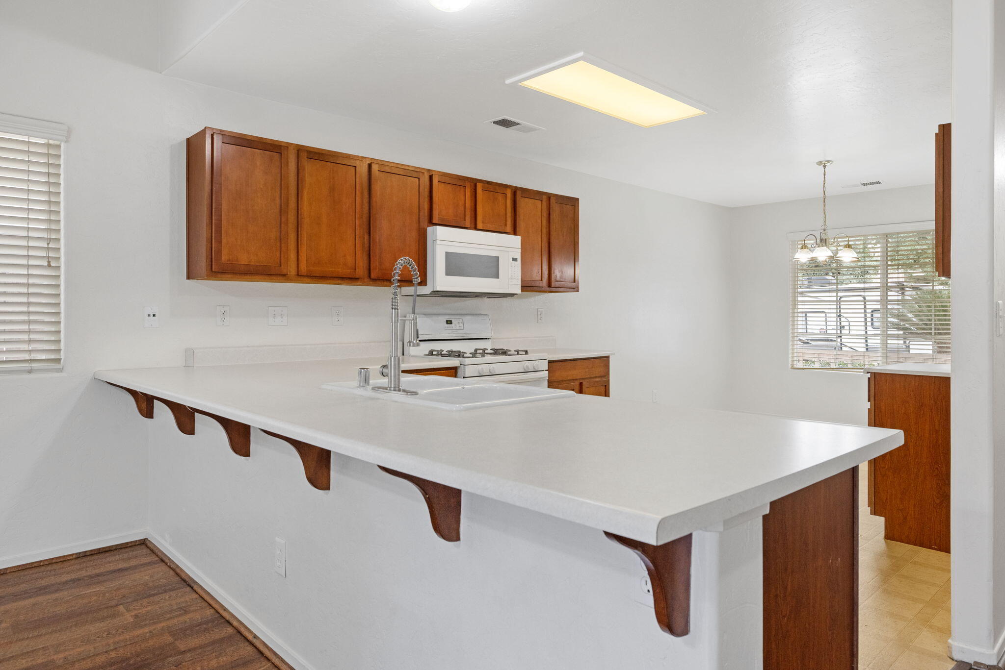 2843 W Brooke Ave, Visalia, CA 93291
