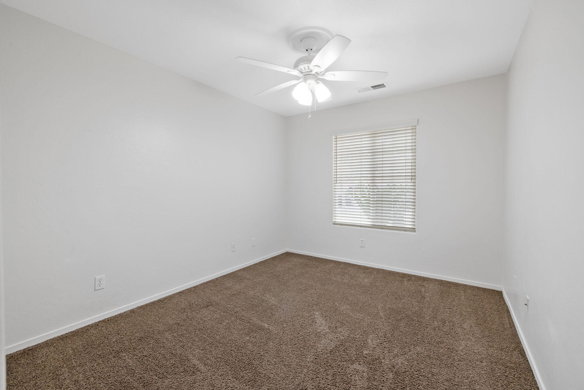 2843 W Brooke Ave, Visalia, CA 93291
