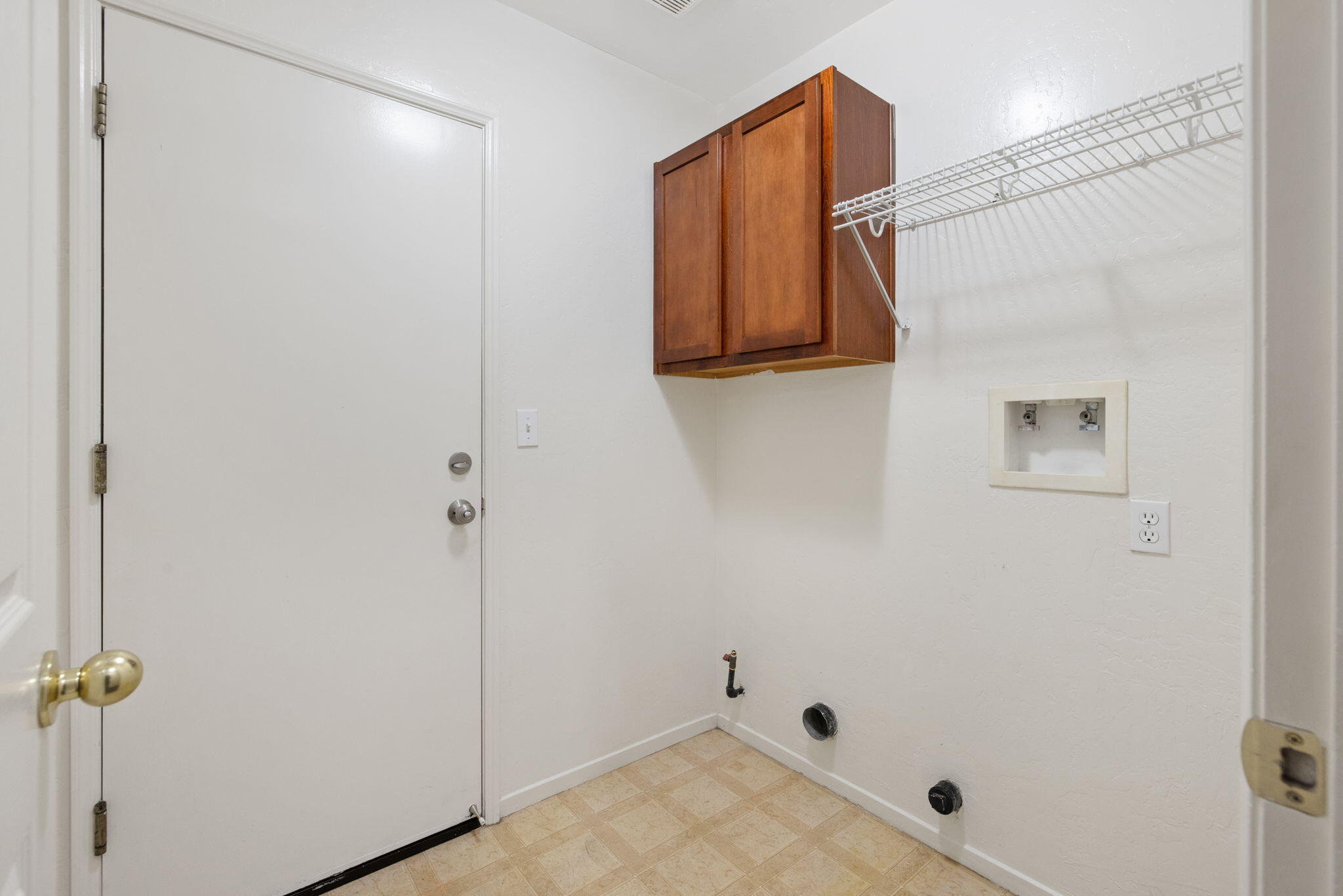2843 W Brooke Ave, Visalia, CA 93291