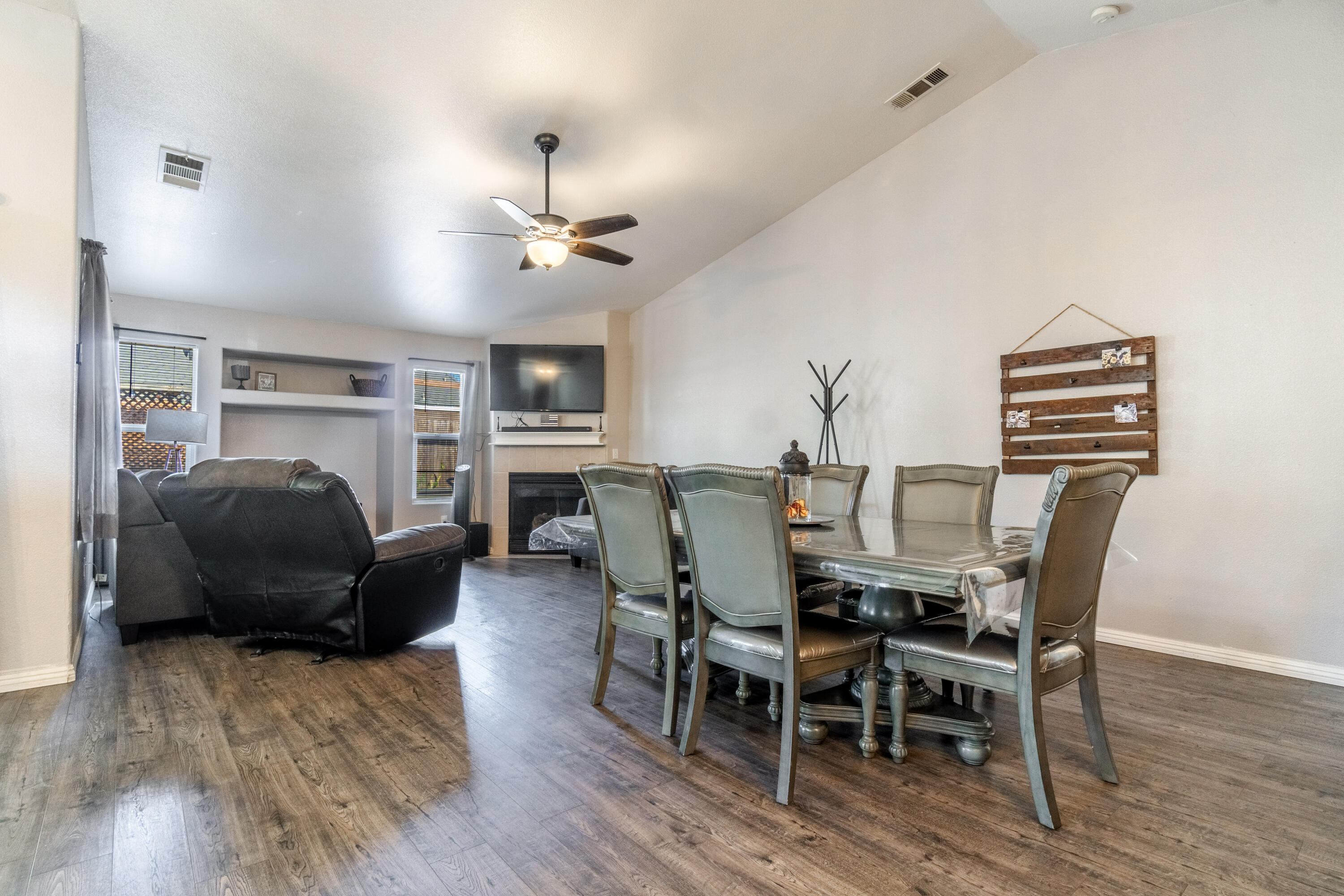1328 N Salisbury St, Porterville, CA 93257