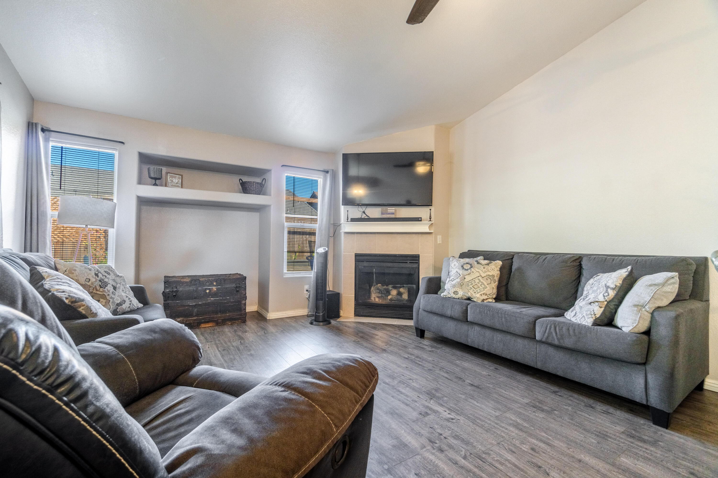 1328 N Salisbury St, Porterville, CA 93257