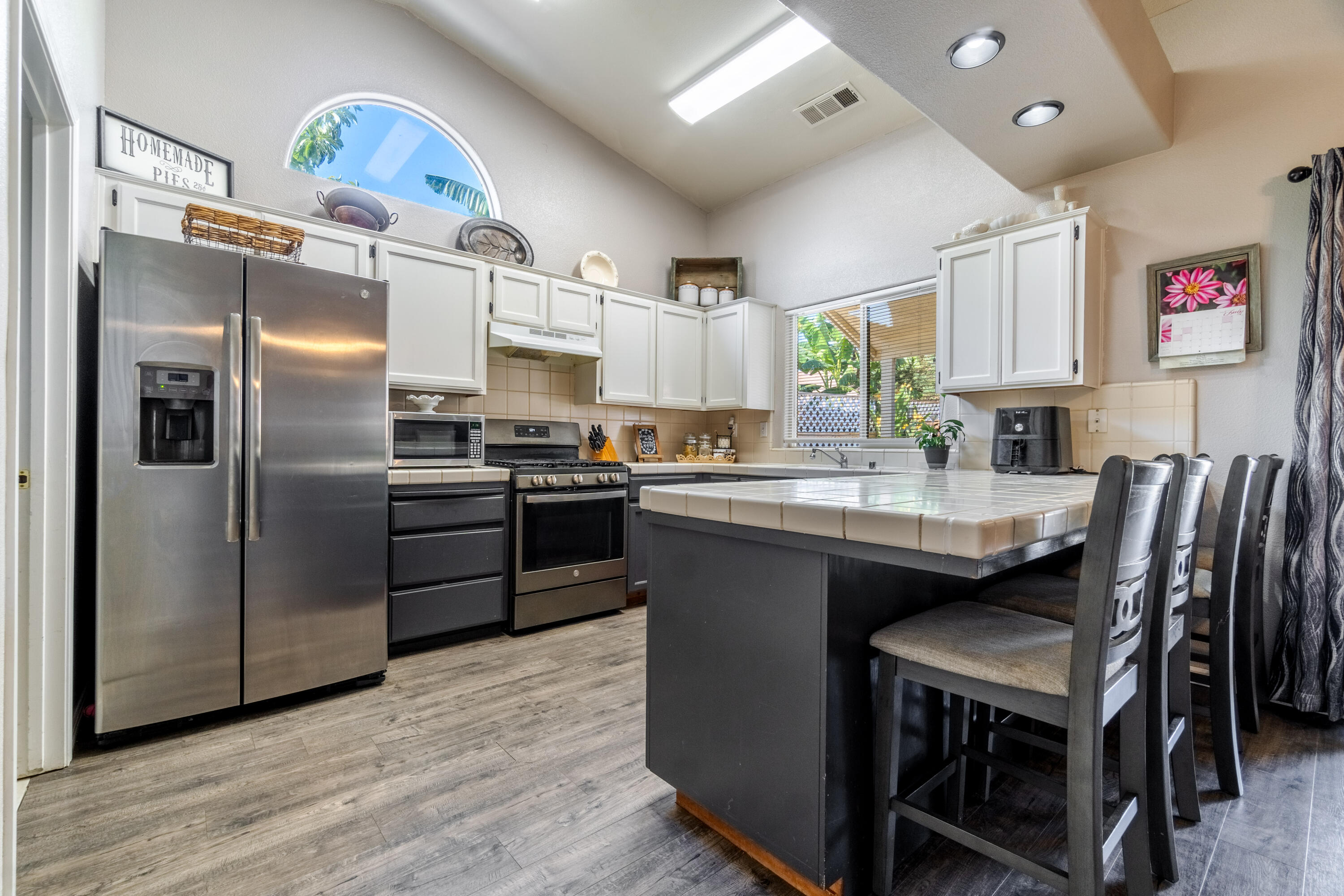1328 N Salisbury St, Porterville, CA 93257