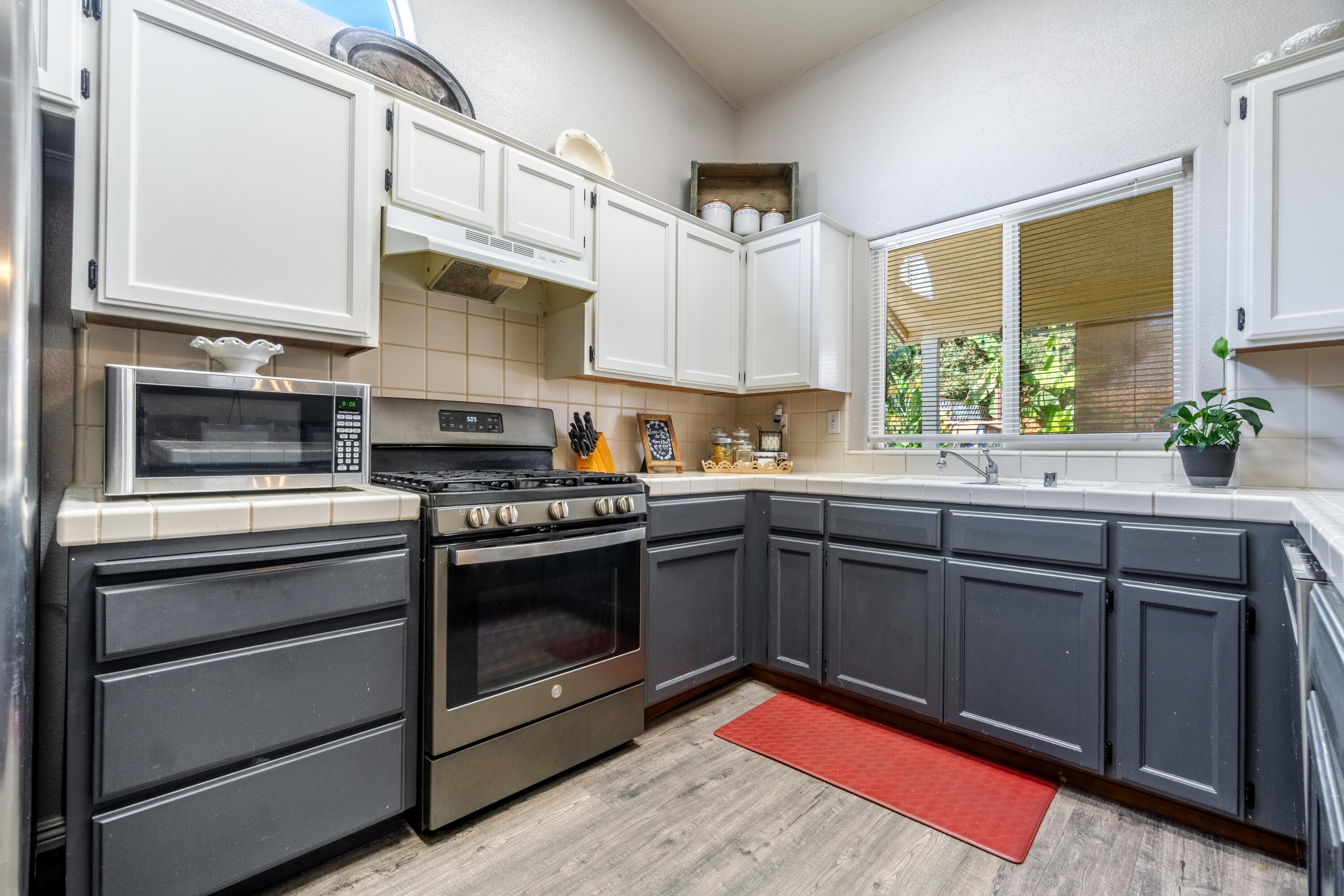 1328 N Salisbury St, Porterville, CA 93257