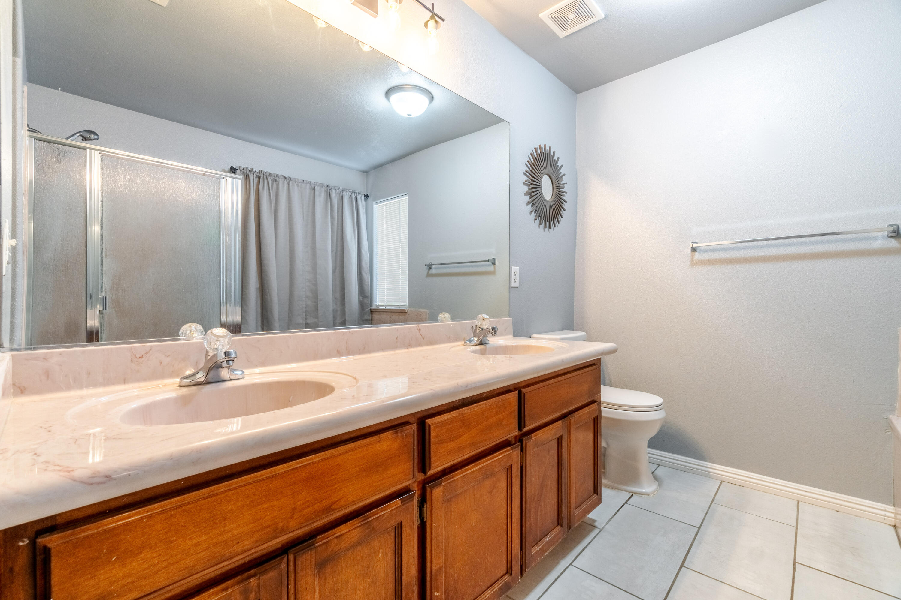1328 N Salisbury St, Porterville, CA 93257