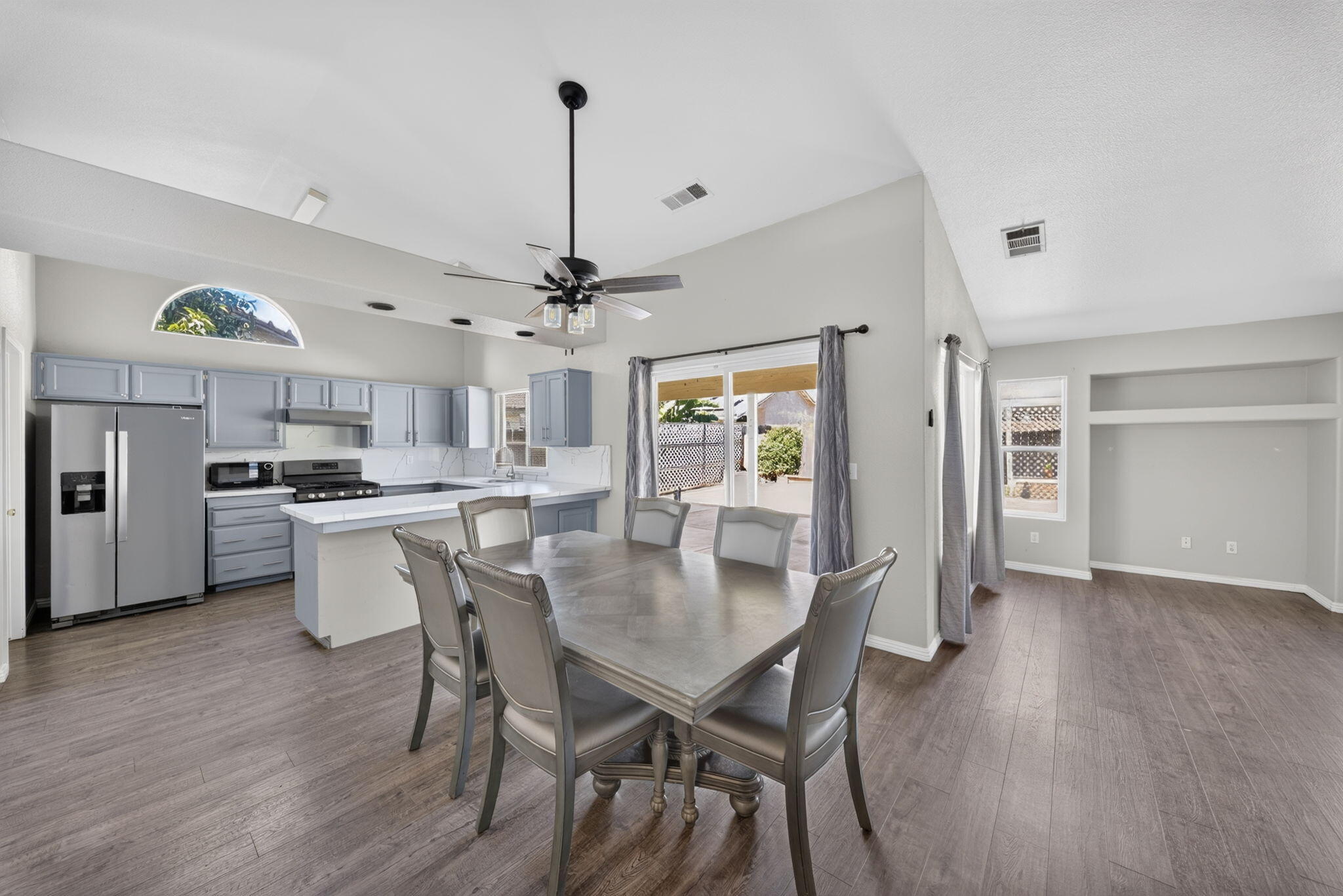 1328 N Salisbury St, Porterville, CA 93257