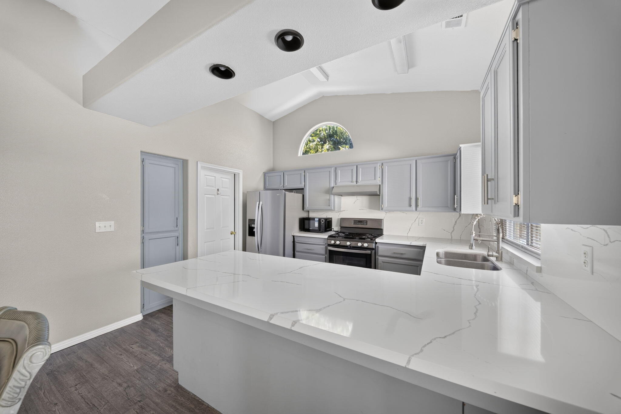 1328 N Salisbury St, Porterville, CA 93257