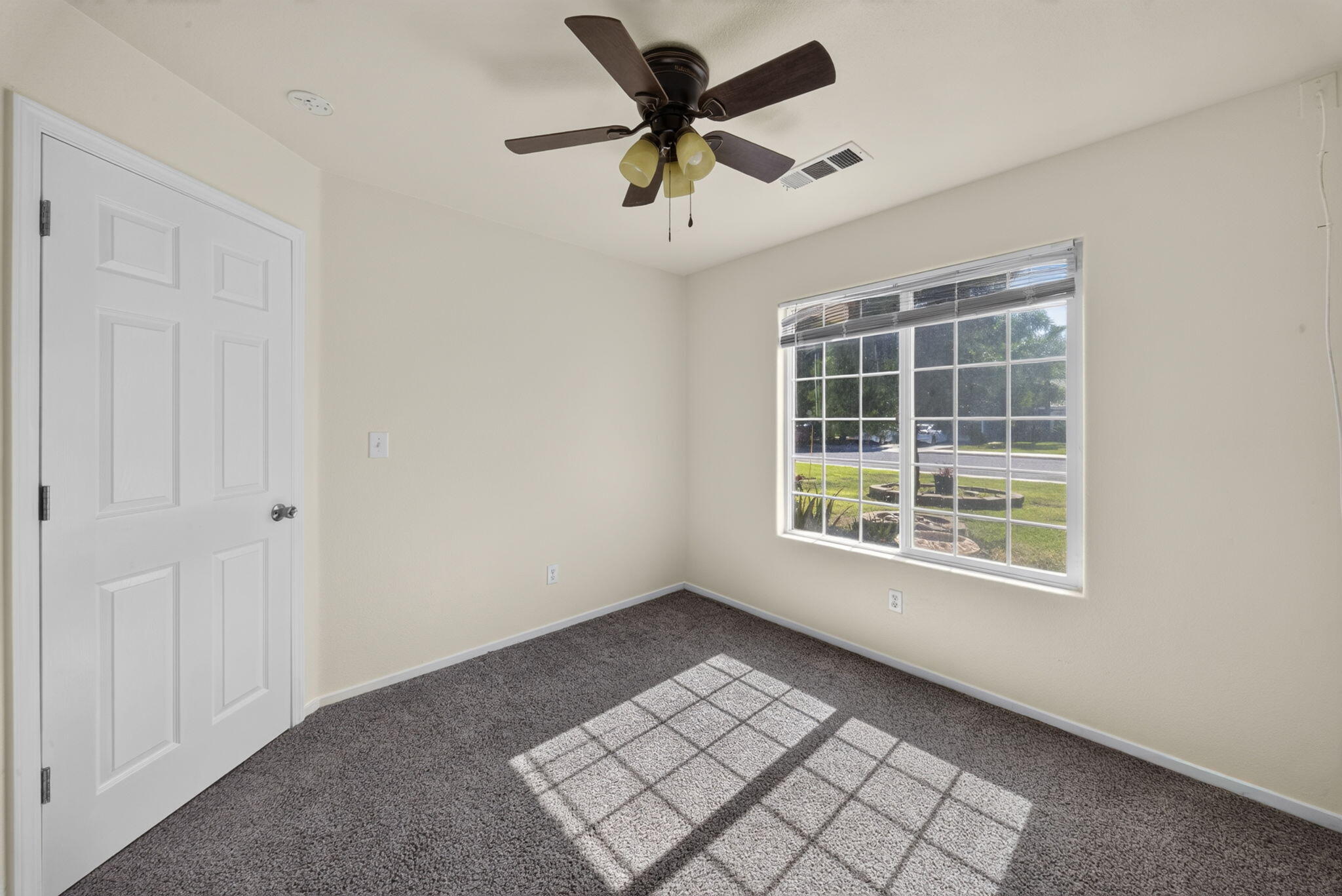 1328 N Salisbury St, Porterville, CA 93257