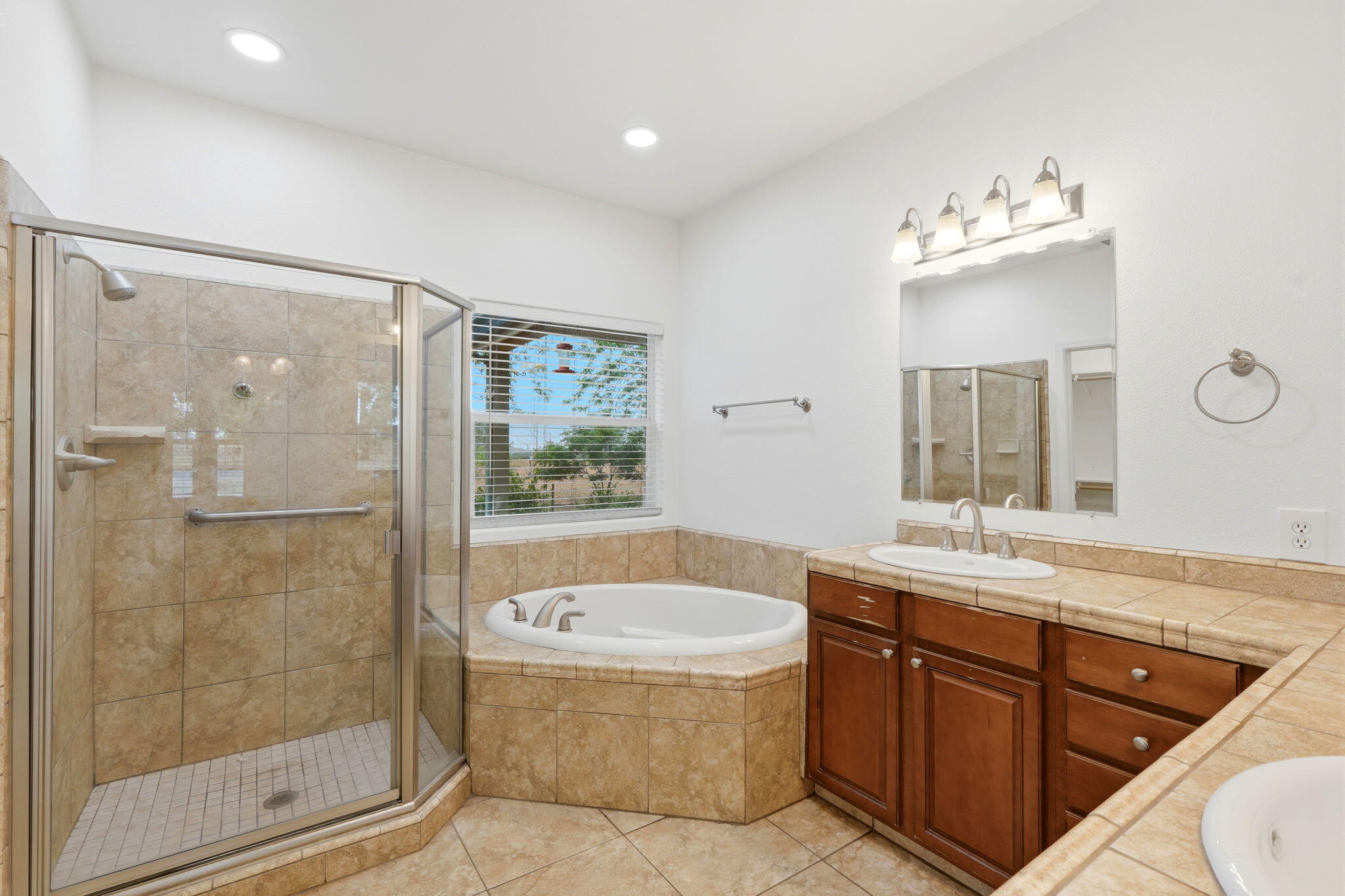 25310 Avenue 212, Lindsay, CA 93247