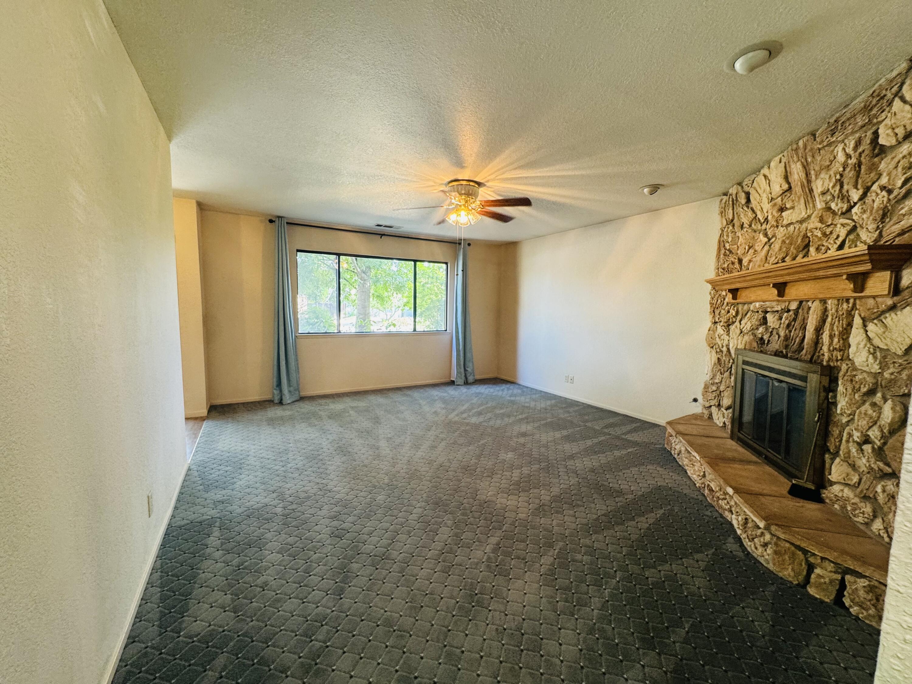 816 W Willow St, Exeter, CA 93221