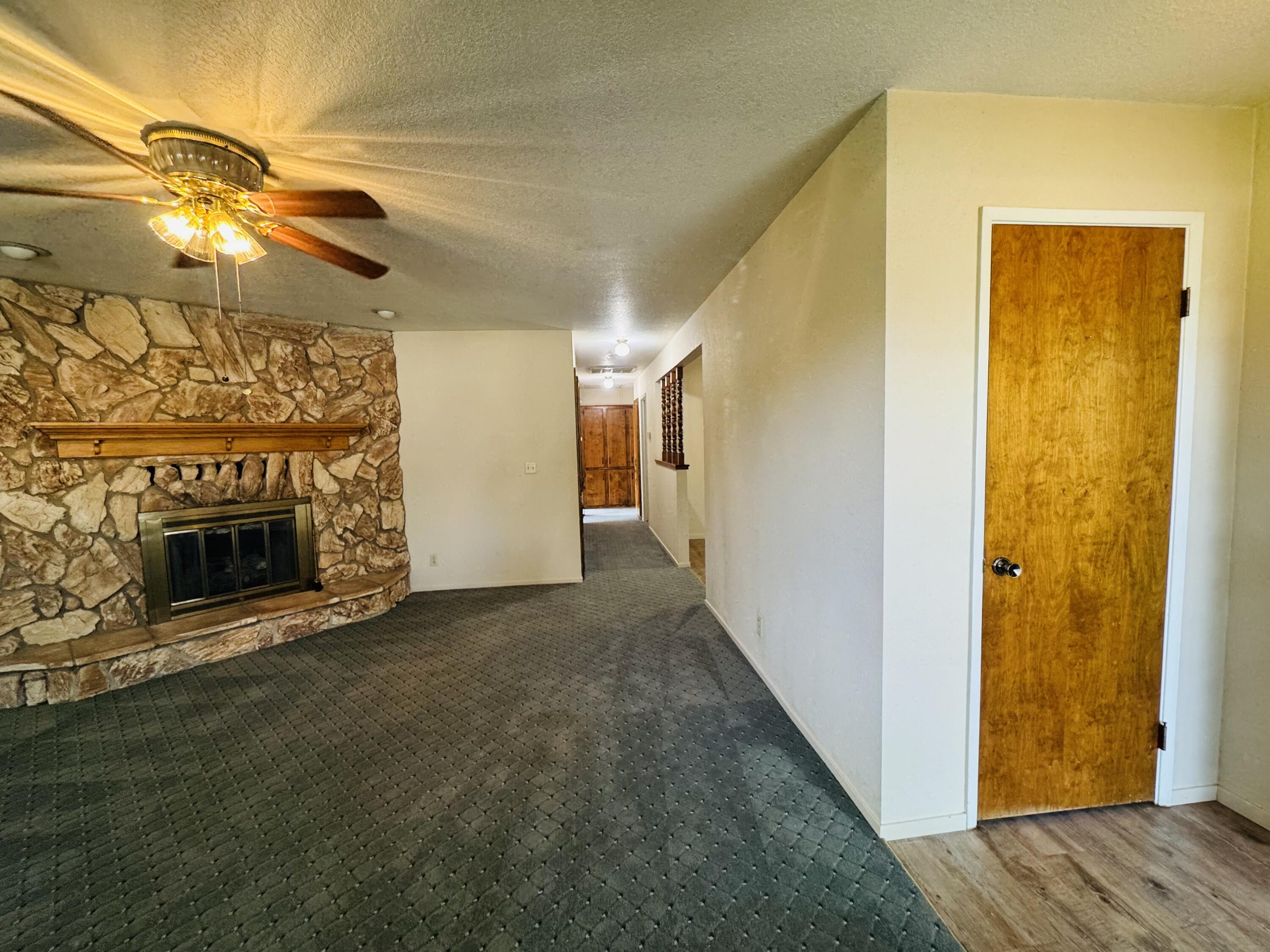 816 W Willow St, Exeter, CA 93221