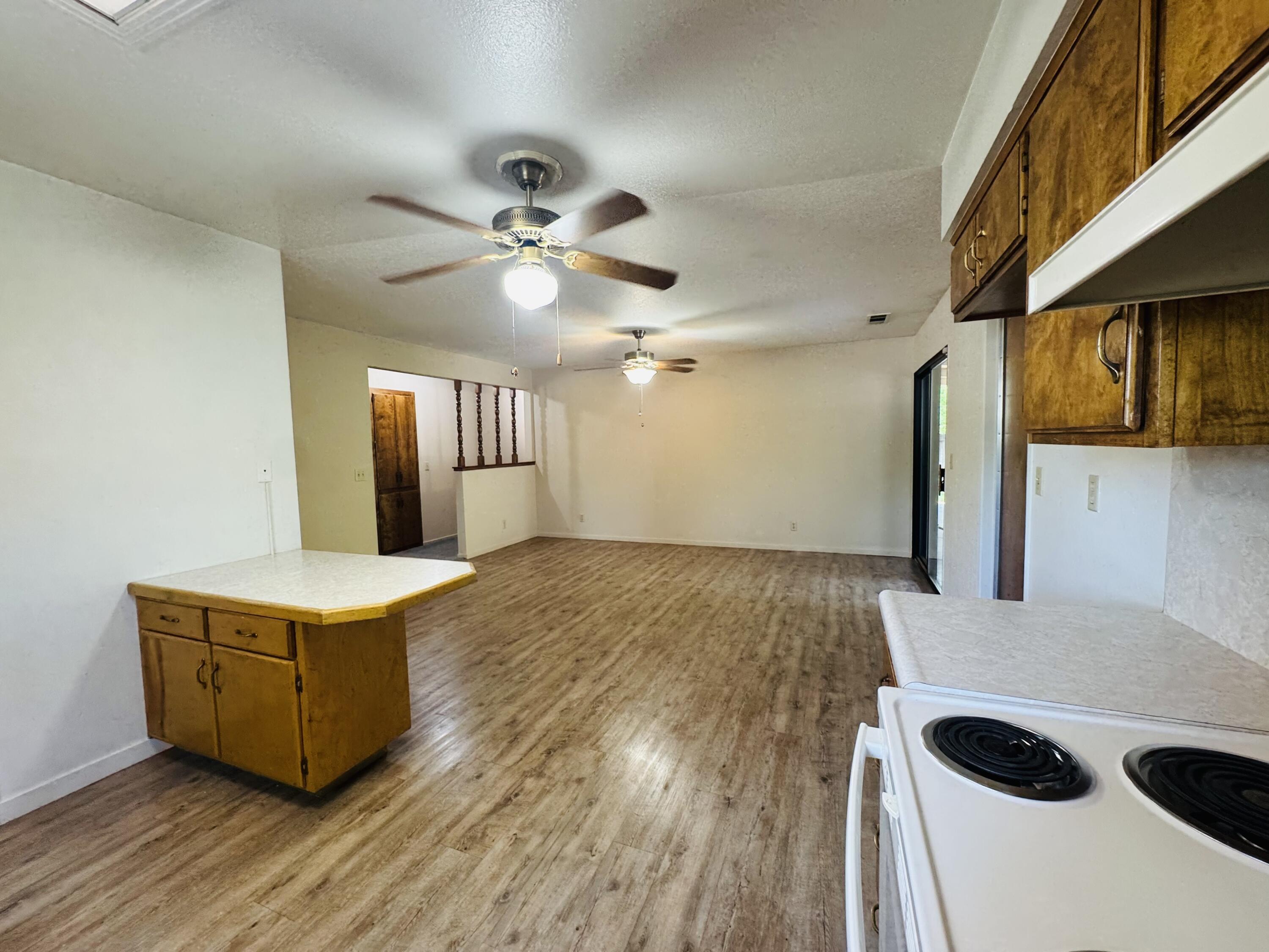 816 W Willow St, Exeter, CA 93221