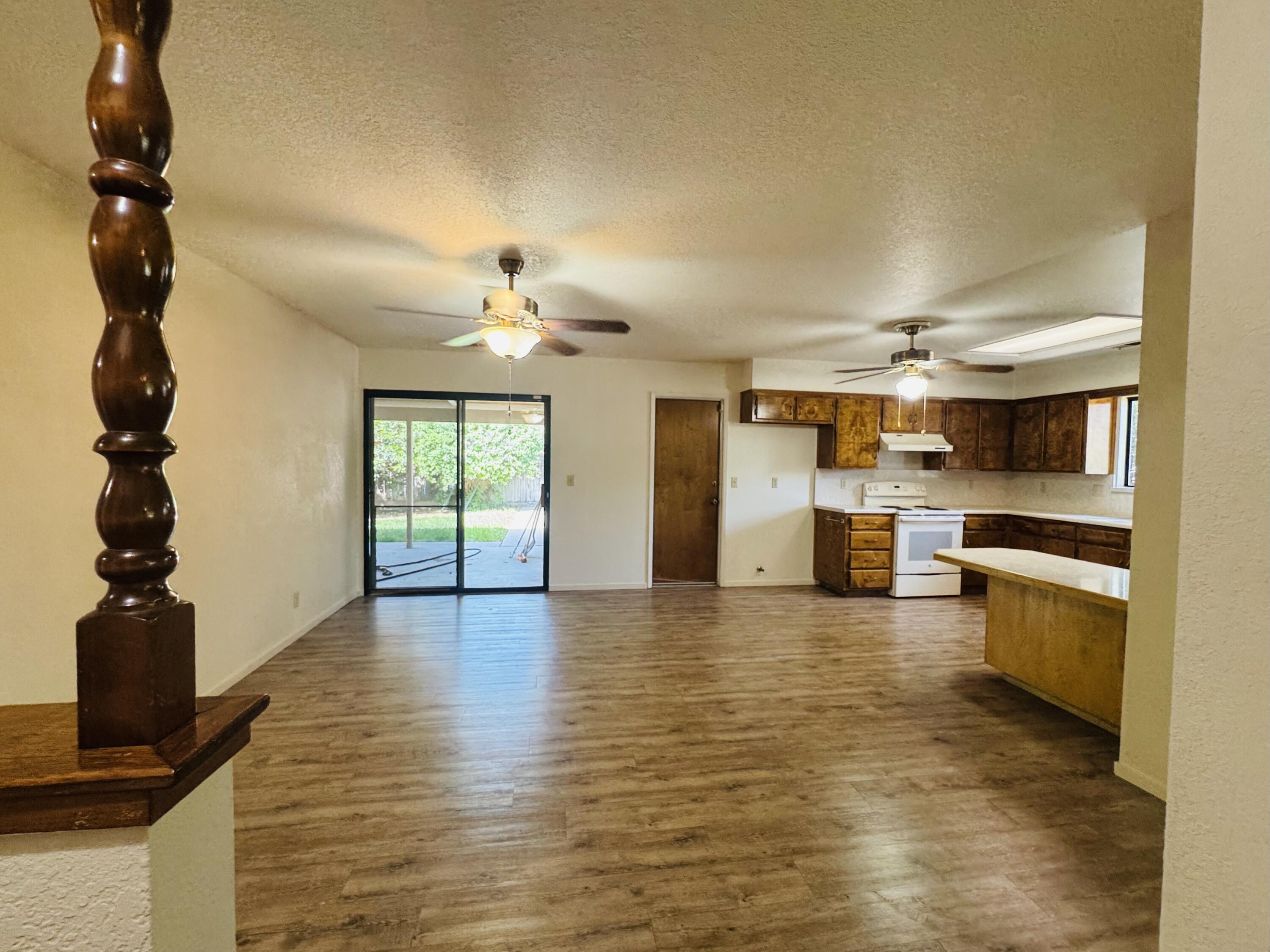 816 W Willow St, Exeter, CA 93221