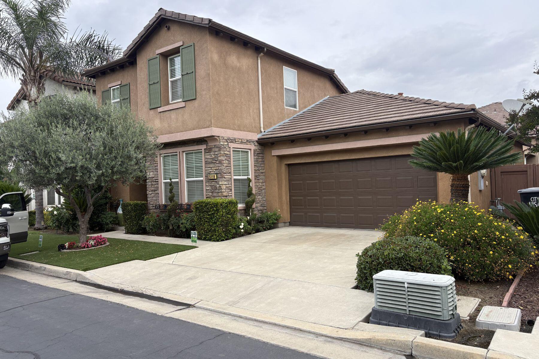 5118 W Arezzo Ave, Visalia, CA 93291