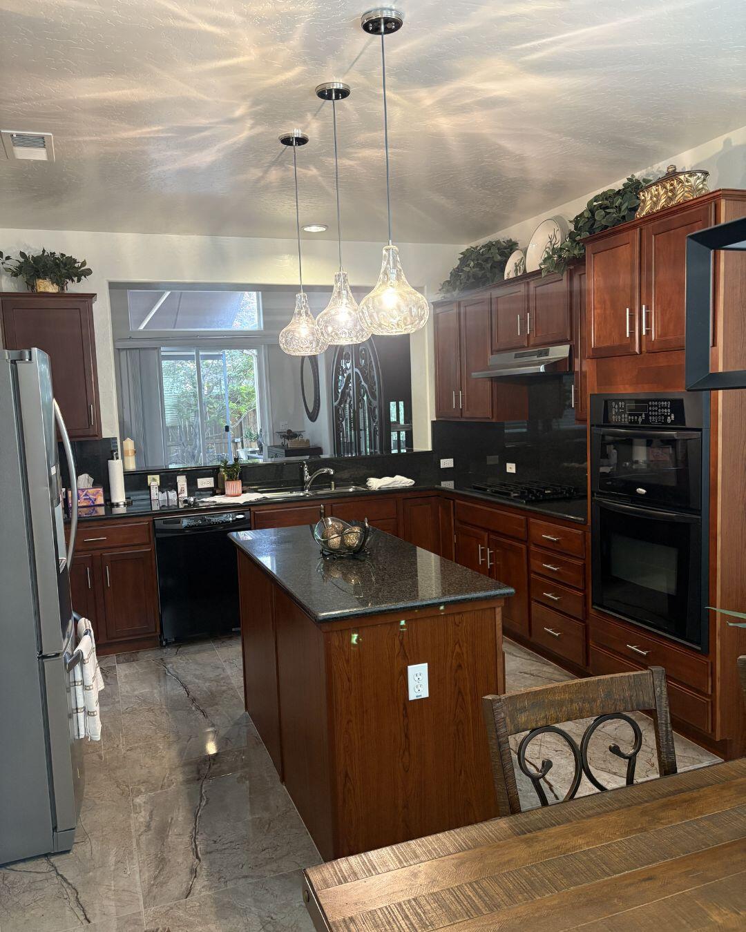 5118 W Arezzo Ave, Visalia, CA 93291