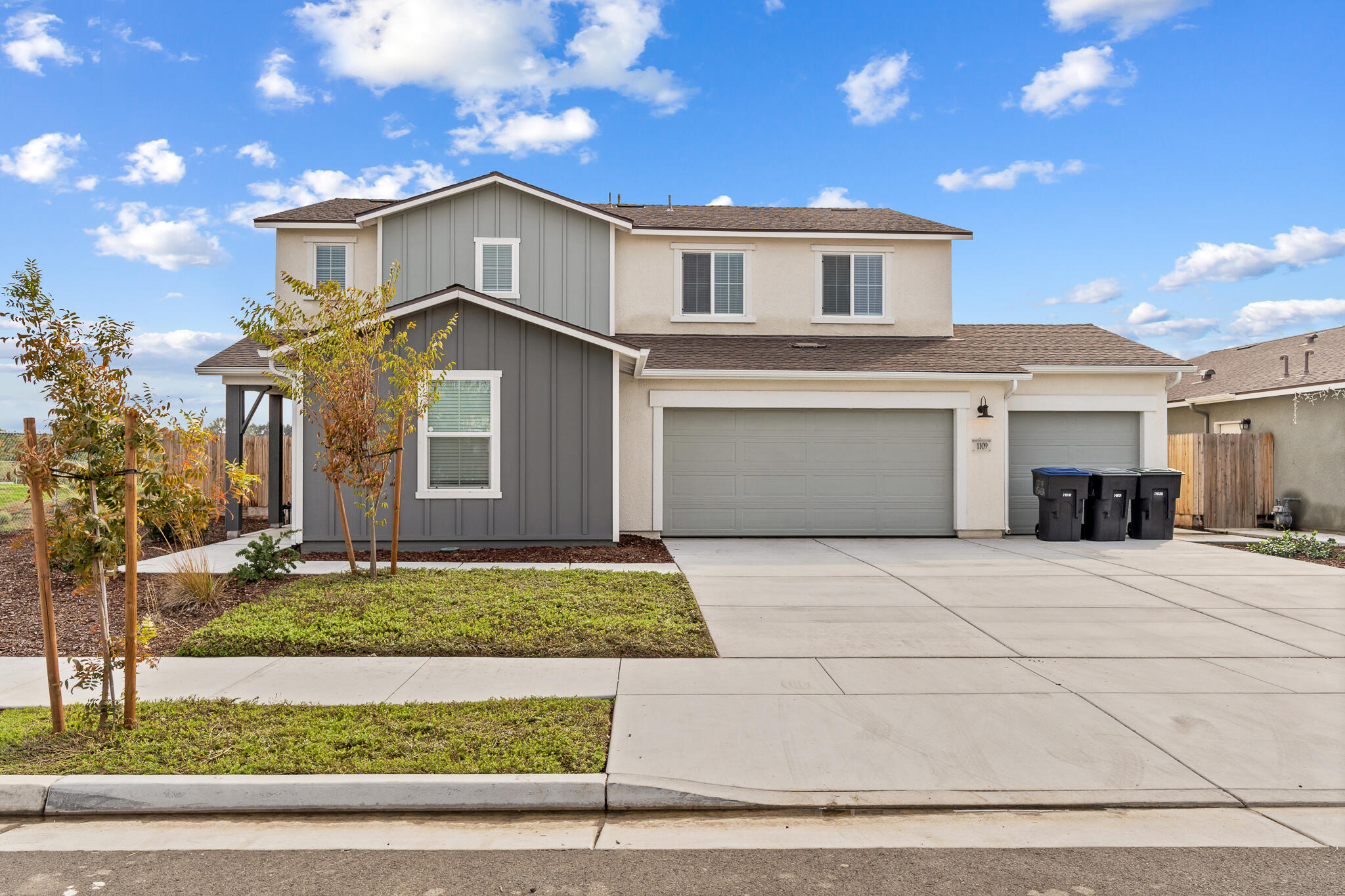 1109 E Elkhorn Ave, Visalia, CA 93277