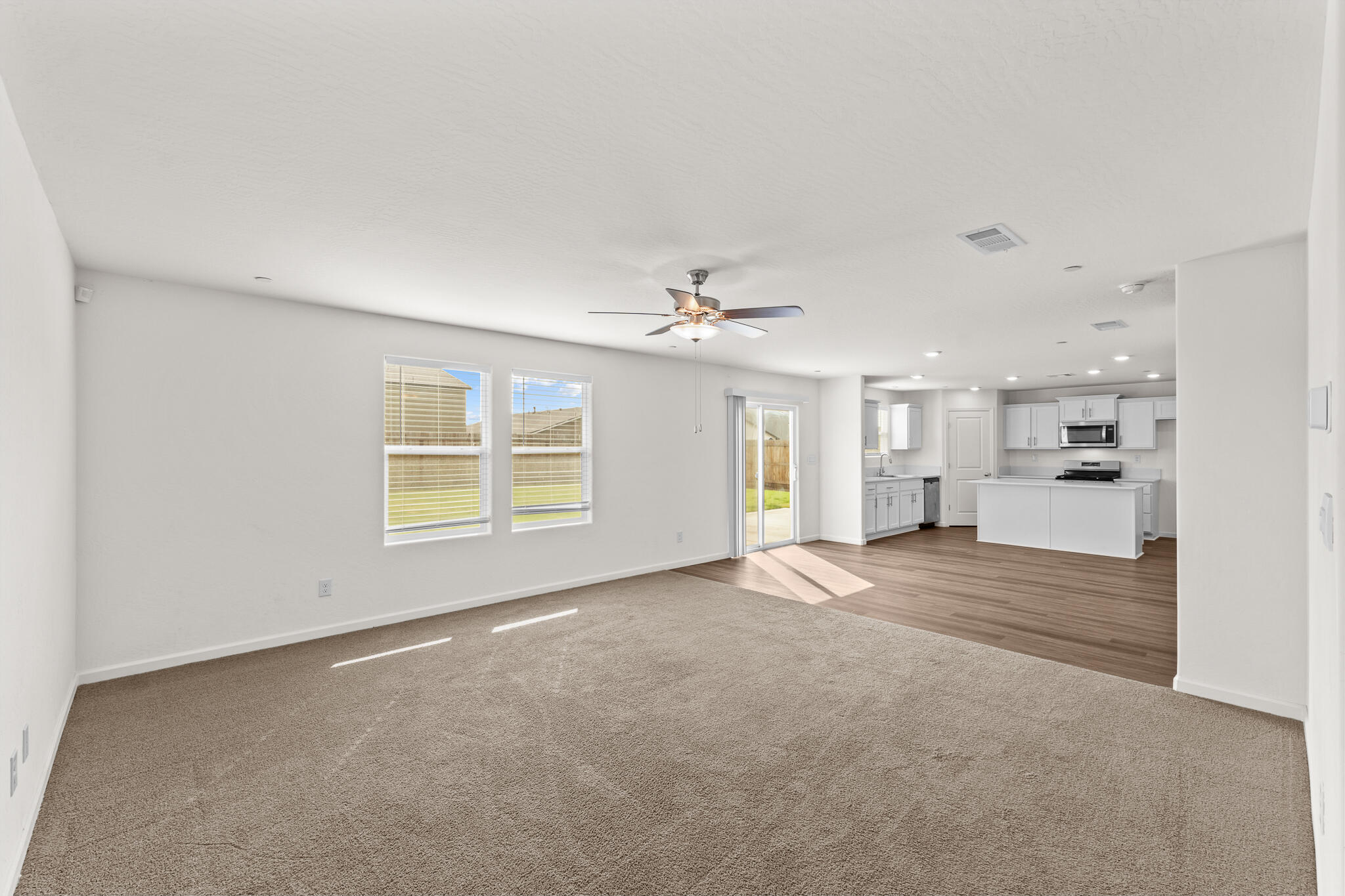 1109 E Elkhorn Ave, Visalia, CA 93277