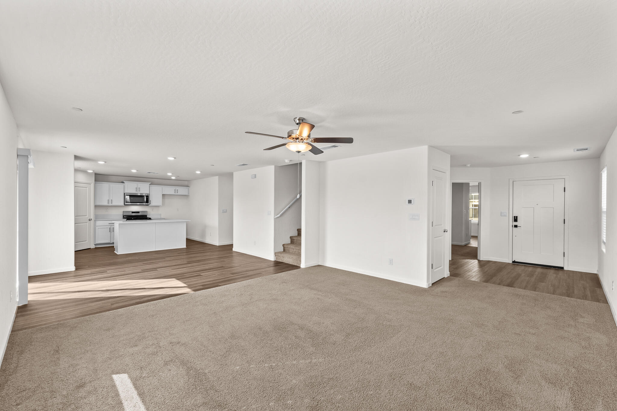 1109 E Elkhorn Ave, Visalia, CA 93277