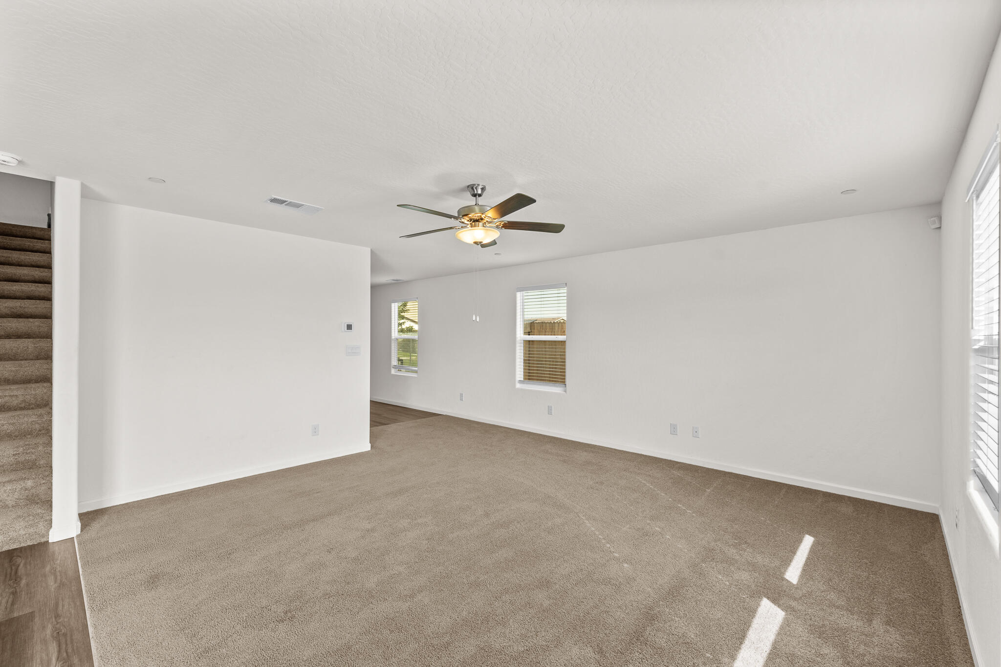 1109 E Elkhorn Ave, Visalia, CA 93277