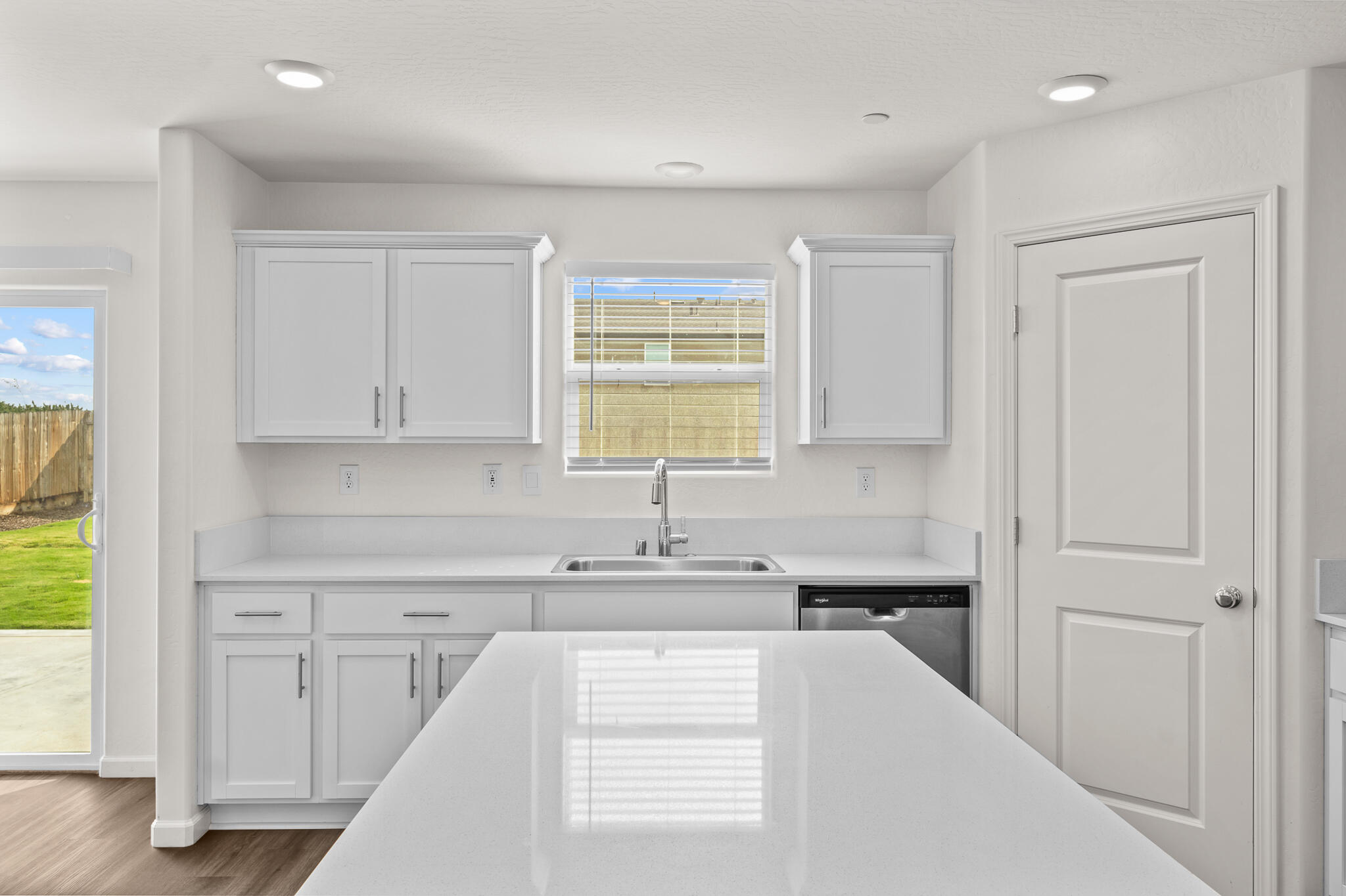 1109 E Elkhorn Ave, Visalia, CA 93277
