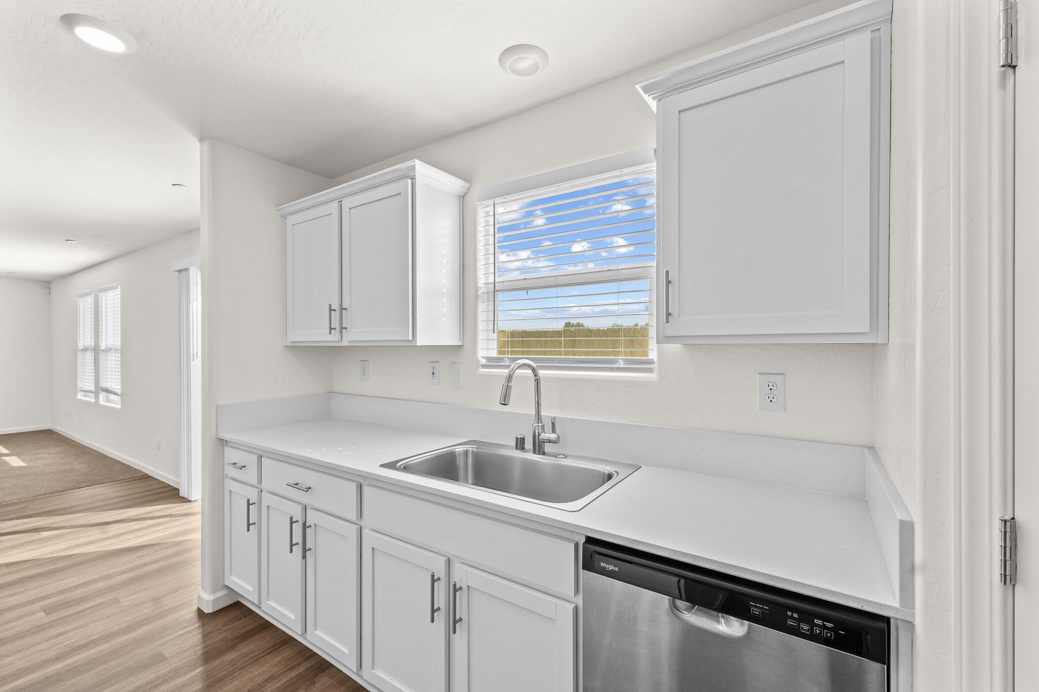 1109 E Elkhorn Ave, Visalia, CA 93277