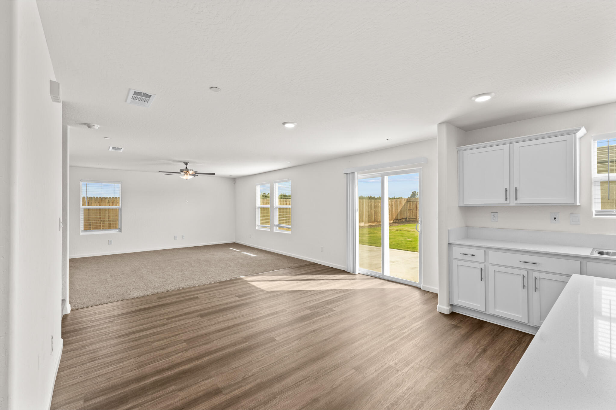 1109 E Elkhorn Ave, Visalia, CA 93277