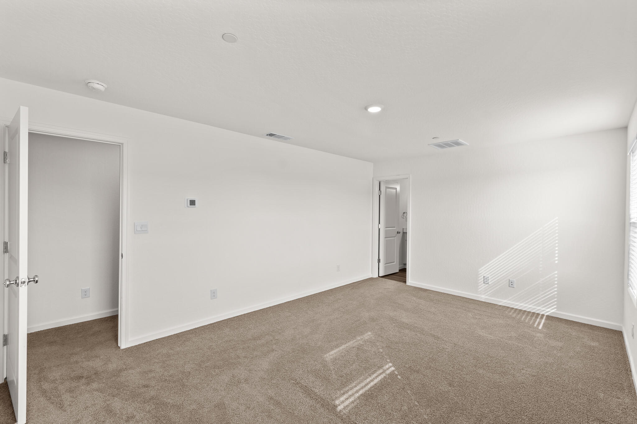 1109 E Elkhorn Ave, Visalia, CA 93277
