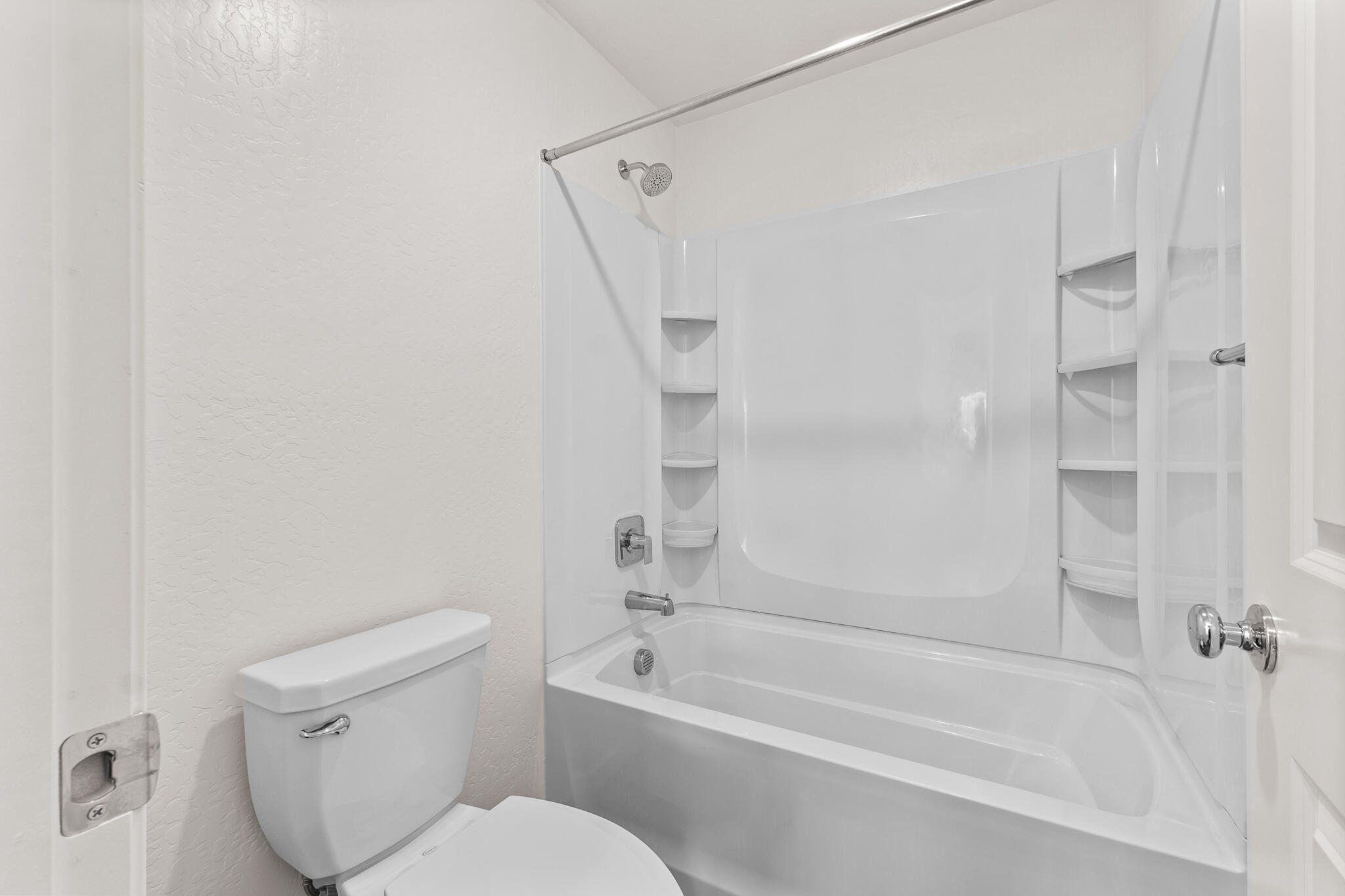 1109 E Elkhorn Ave, Visalia, CA 93277