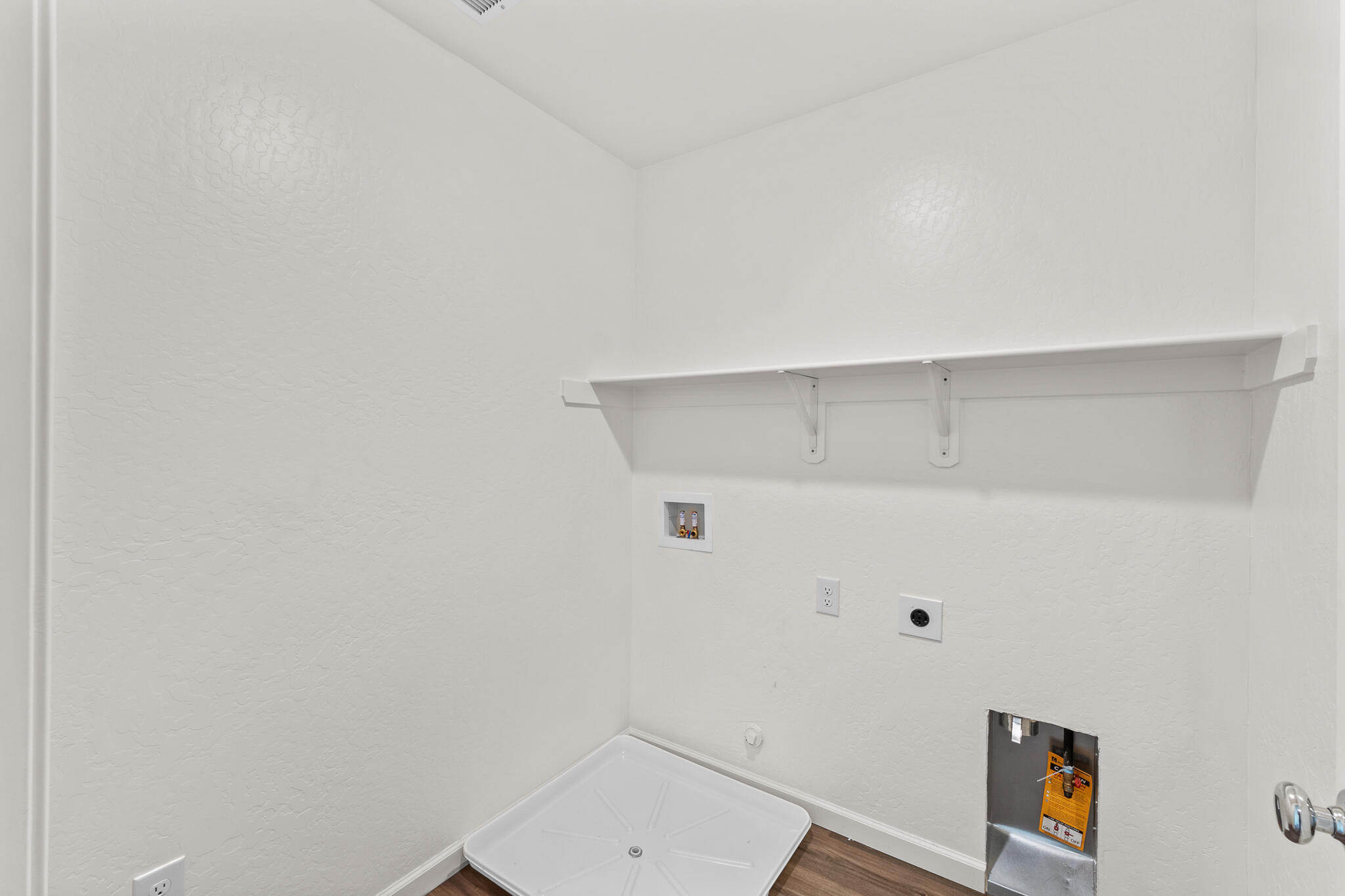 1109 E Elkhorn Ave, Visalia, CA 93277