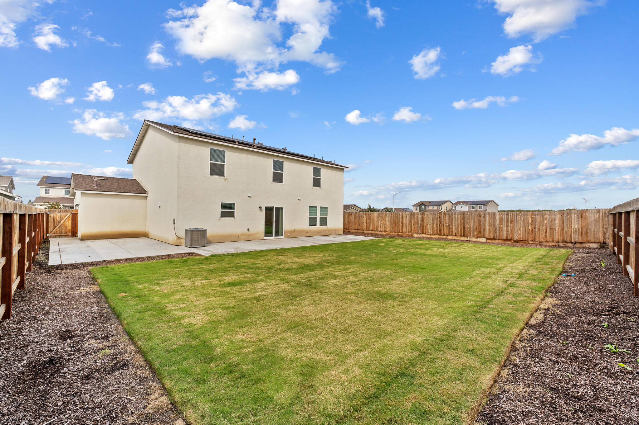 1109 E Elkhorn Ave, Visalia, CA 93277