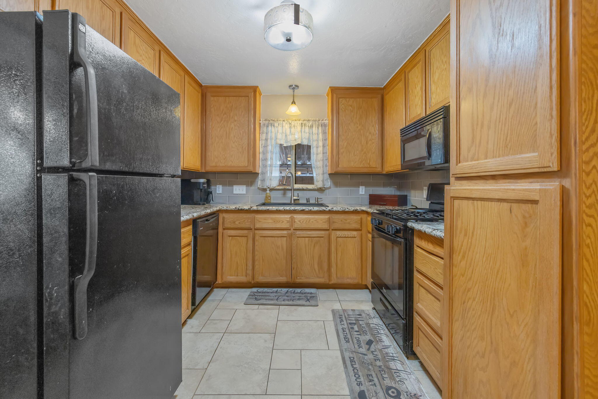 309 N Lane St, Tulare, CA 93274