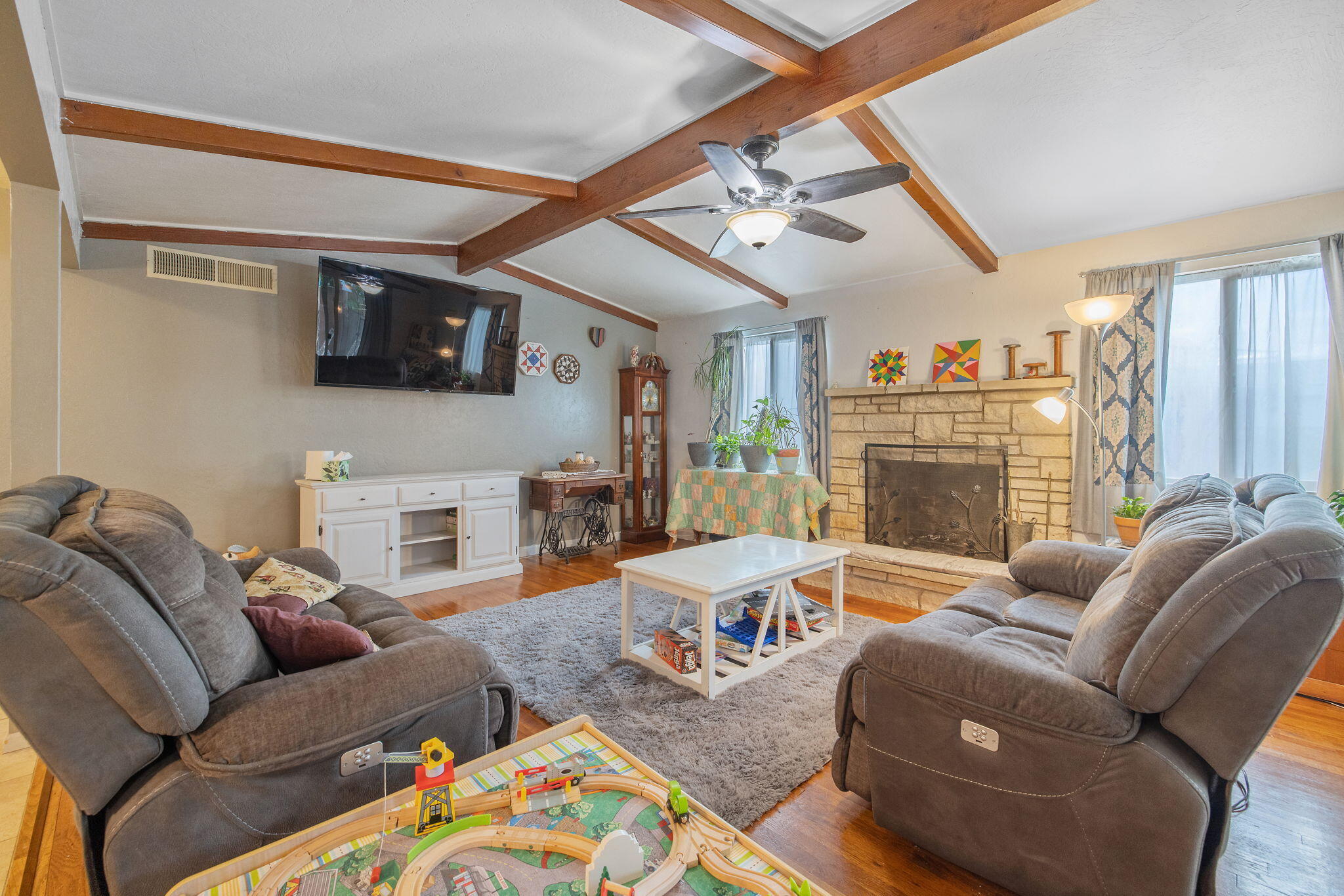 309 N Lane St, Tulare, CA 93274