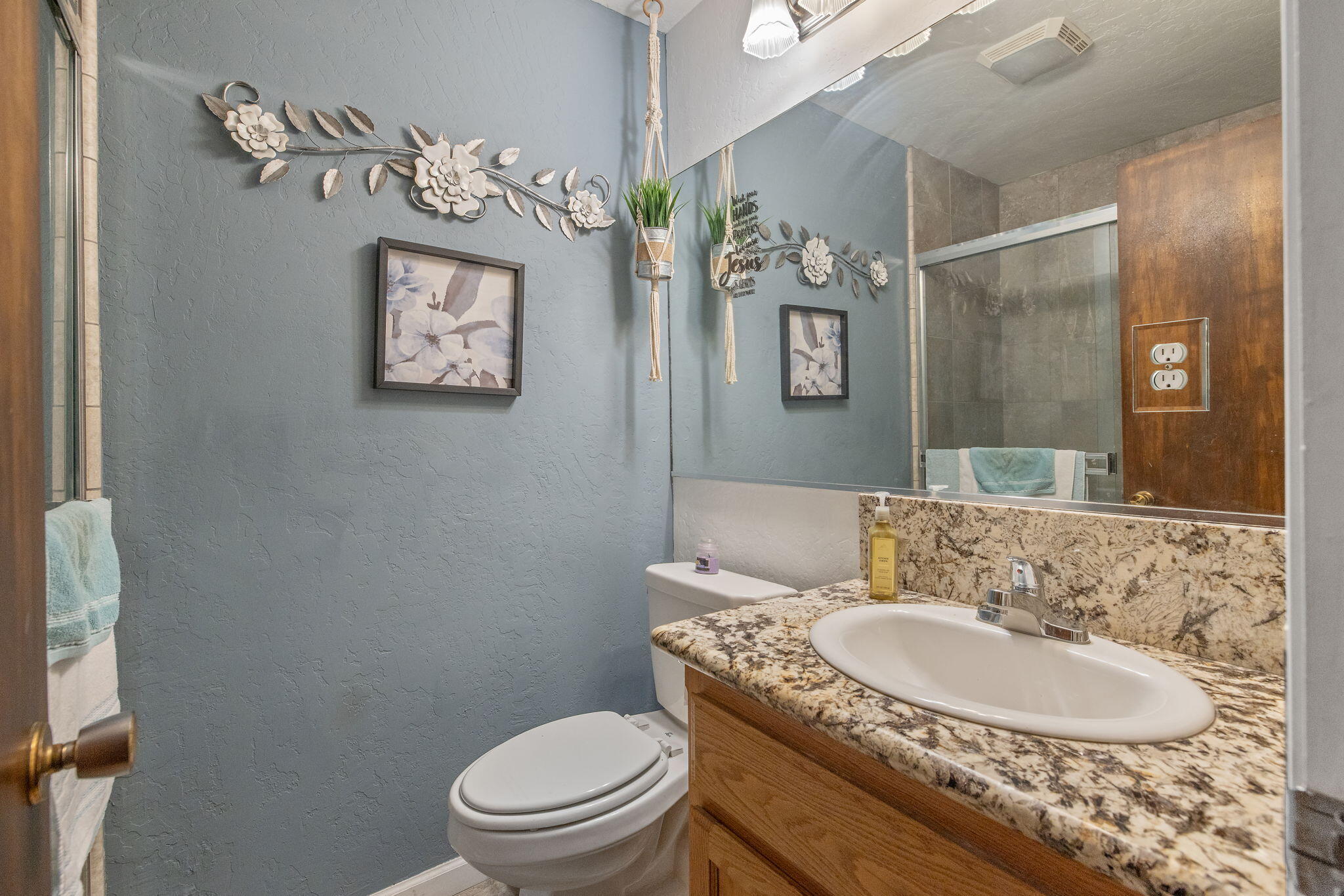 309 N Lane St, Tulare, CA 93274