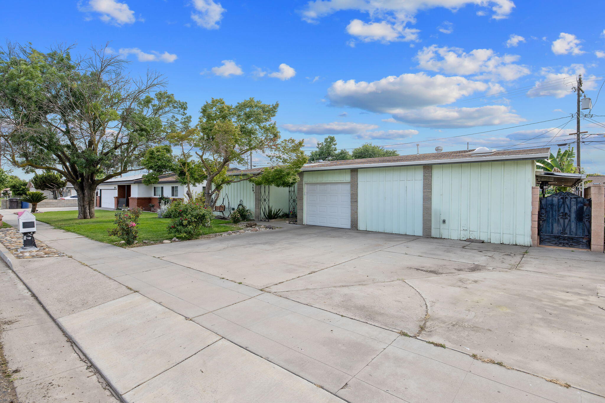 309 N Lane St, Tulare, CA 93274