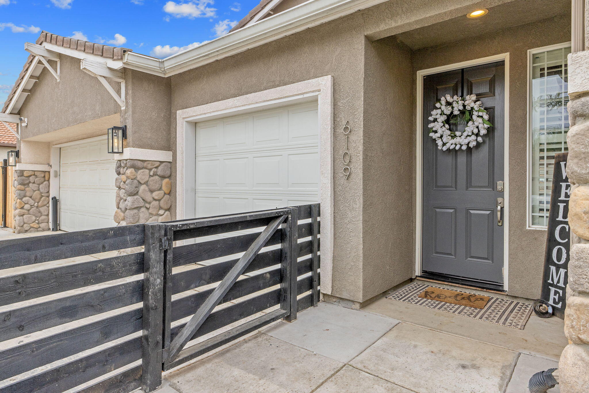 6109 W Delaware Ct, Visalia, CA 93291