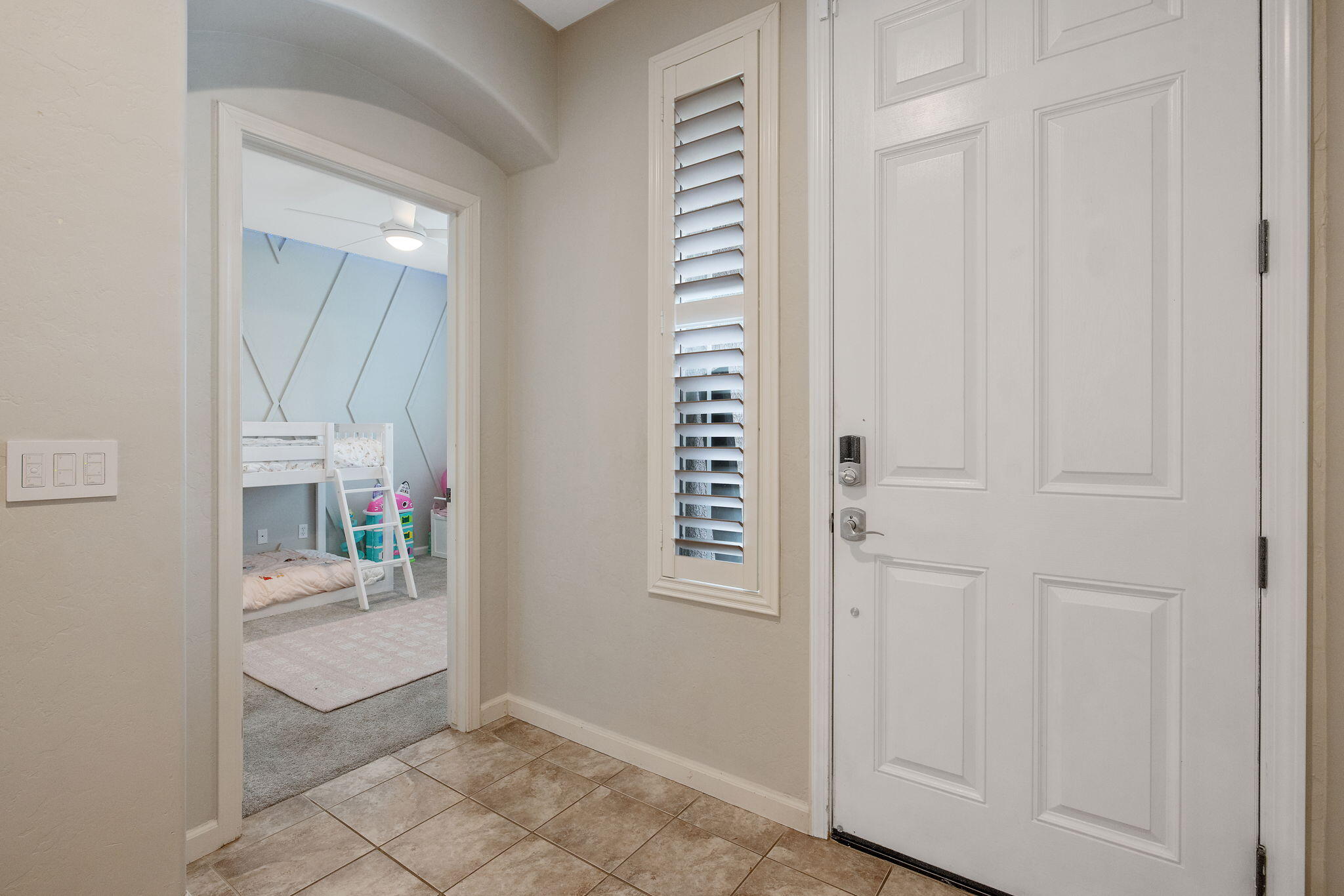 6109 W Delaware Ct, Visalia, CA 93291