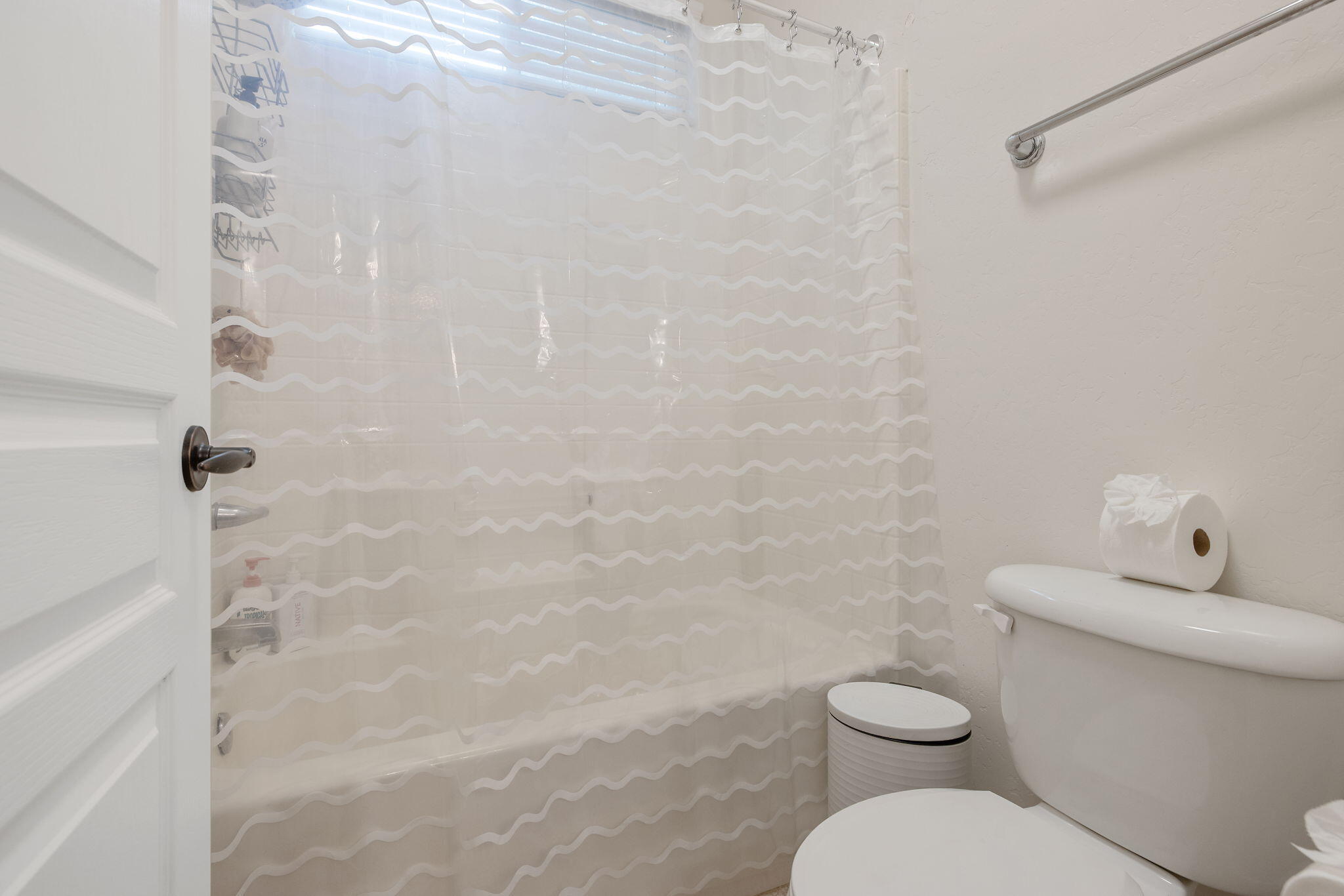 6109 W Delaware Ct, Visalia, CA 93291