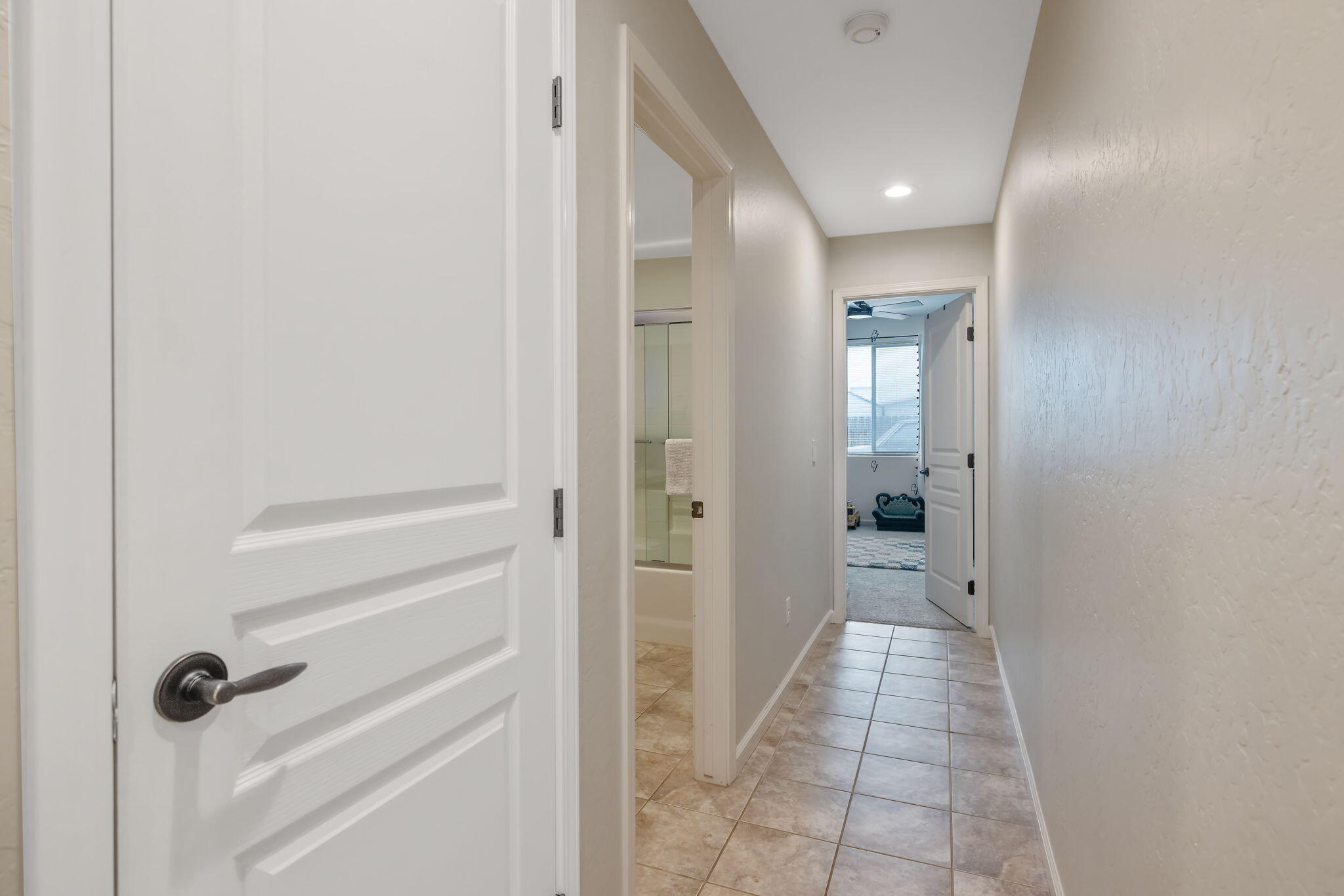 6109 W Delaware Ct, Visalia, CA 93291