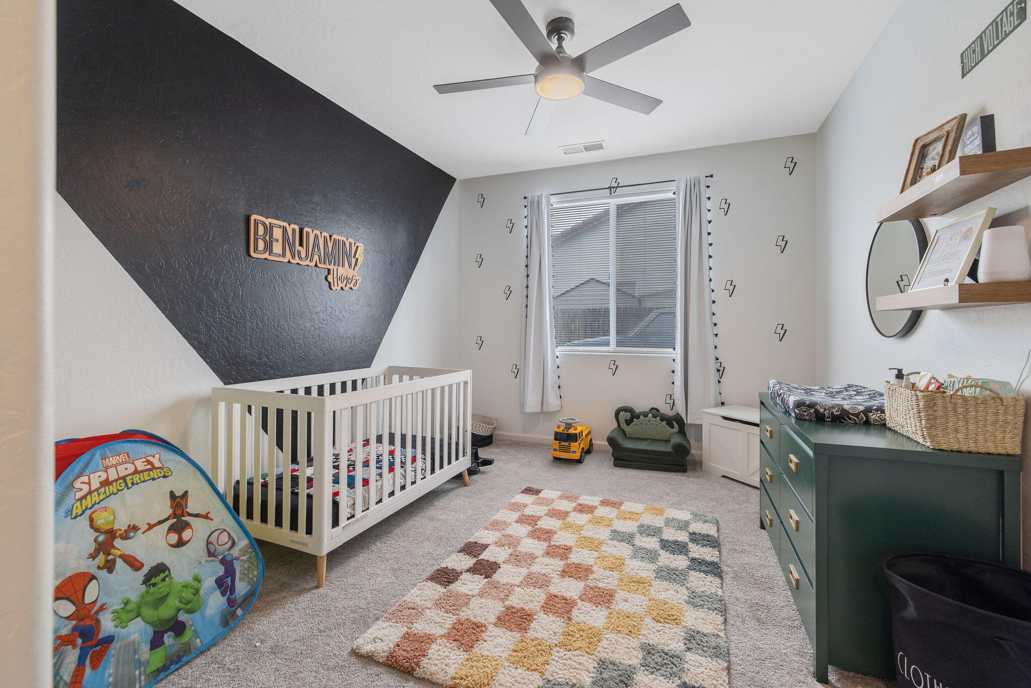 6109 W Delaware Ct, Visalia, CA 93291