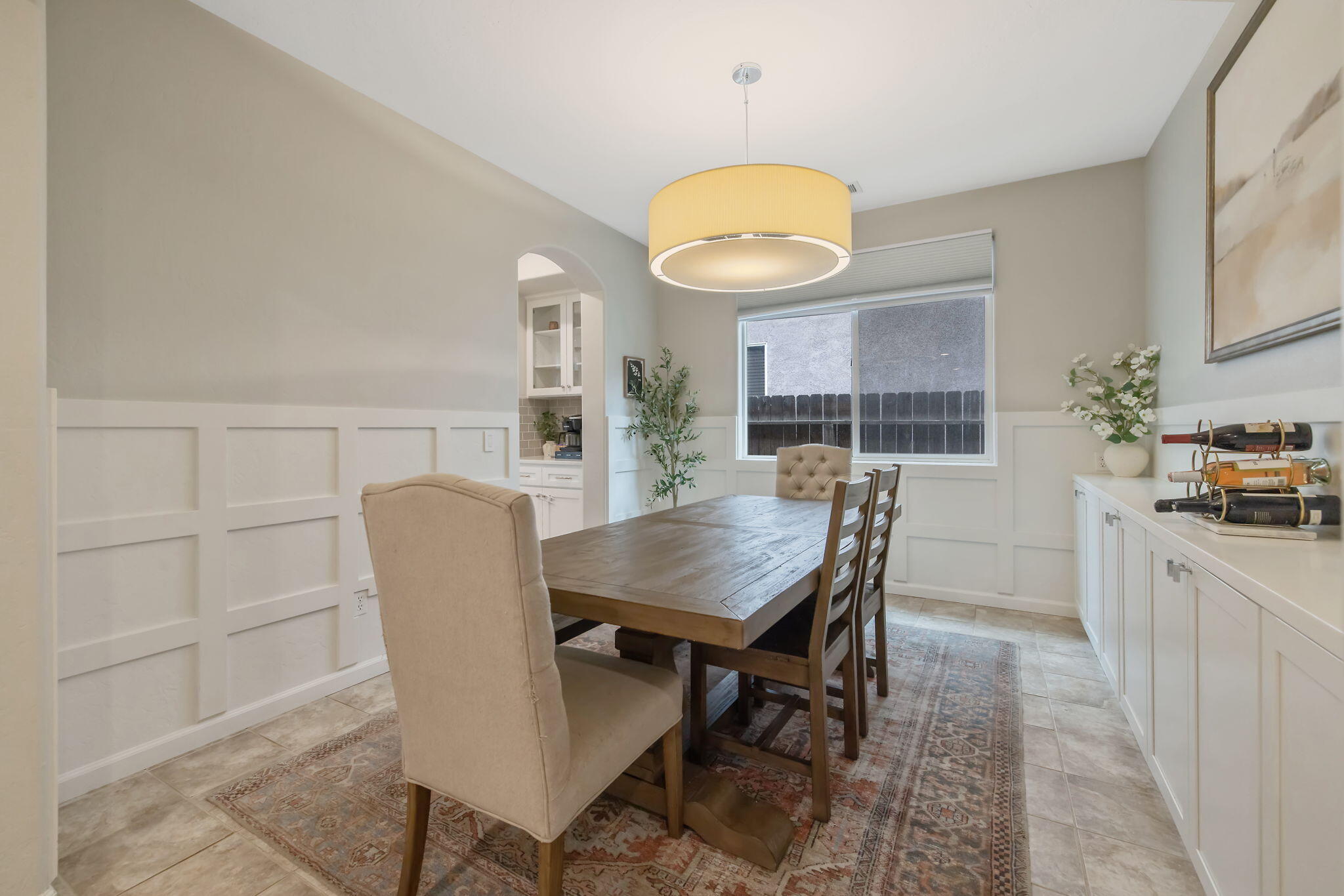 6109 W Delaware Ct, Visalia, CA 93291