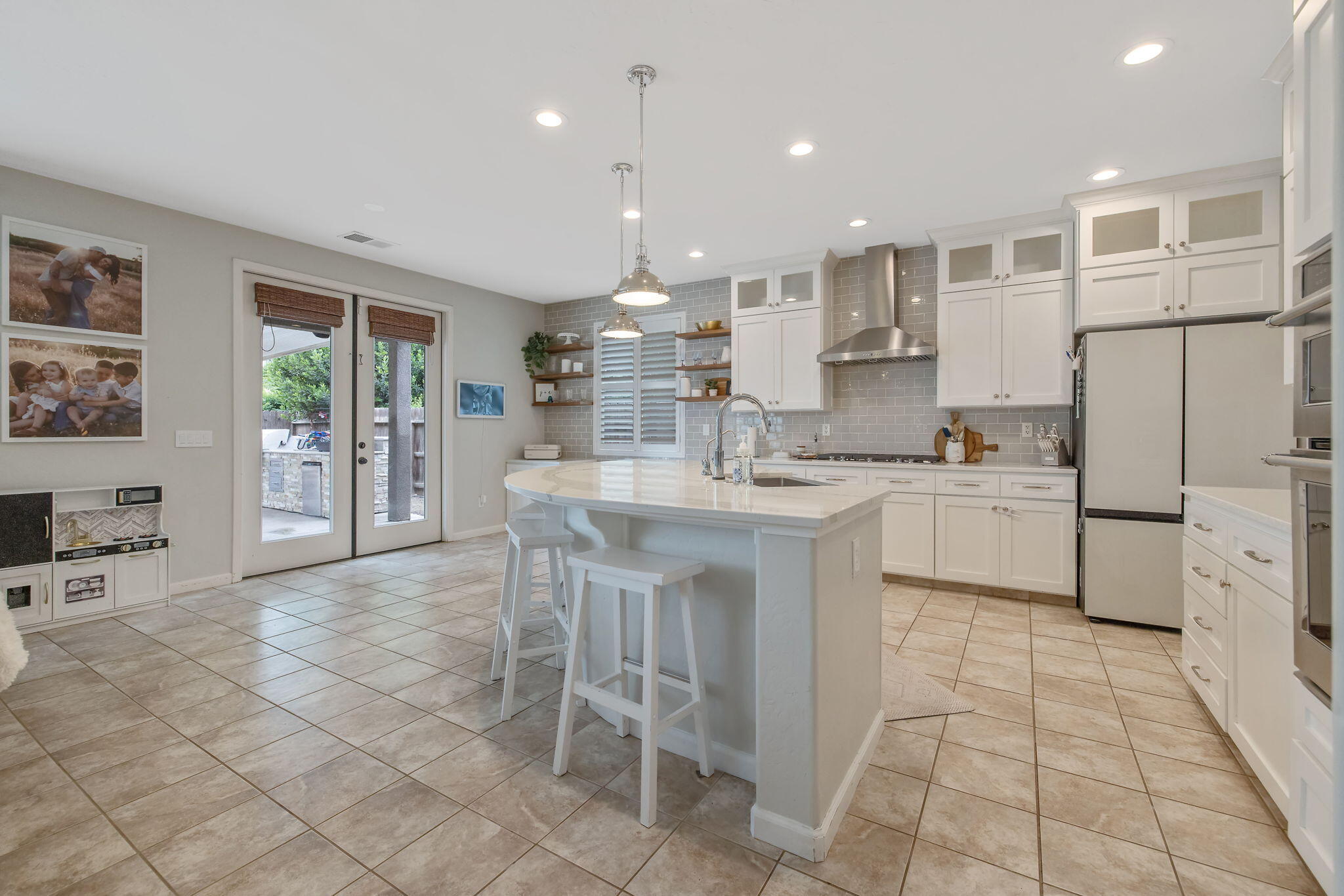 6109 W Delaware Ct, Visalia, CA 93291
