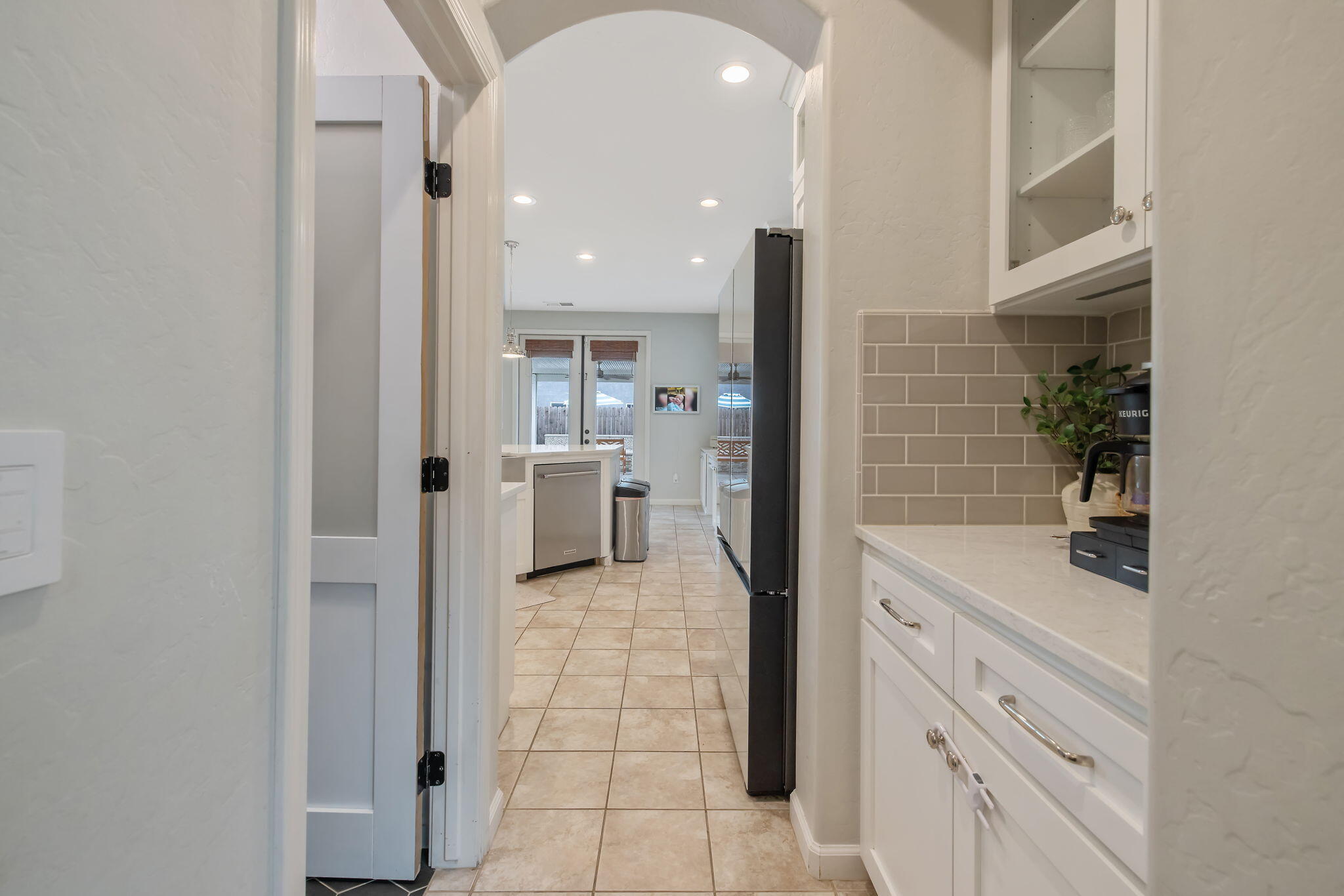 6109 W Delaware Ct, Visalia, CA 93291