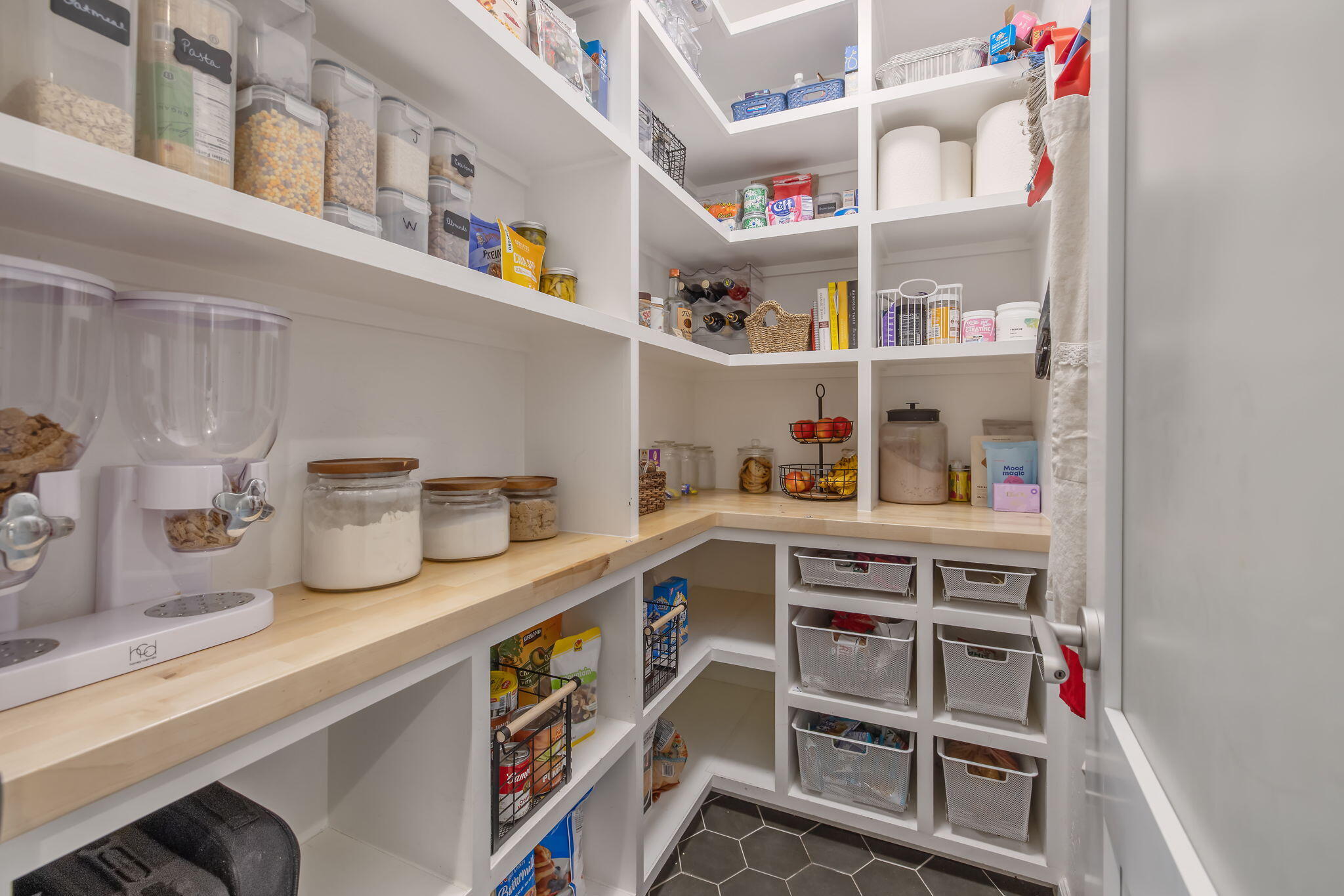 6109 W Delaware Ct, Visalia, CA 93291