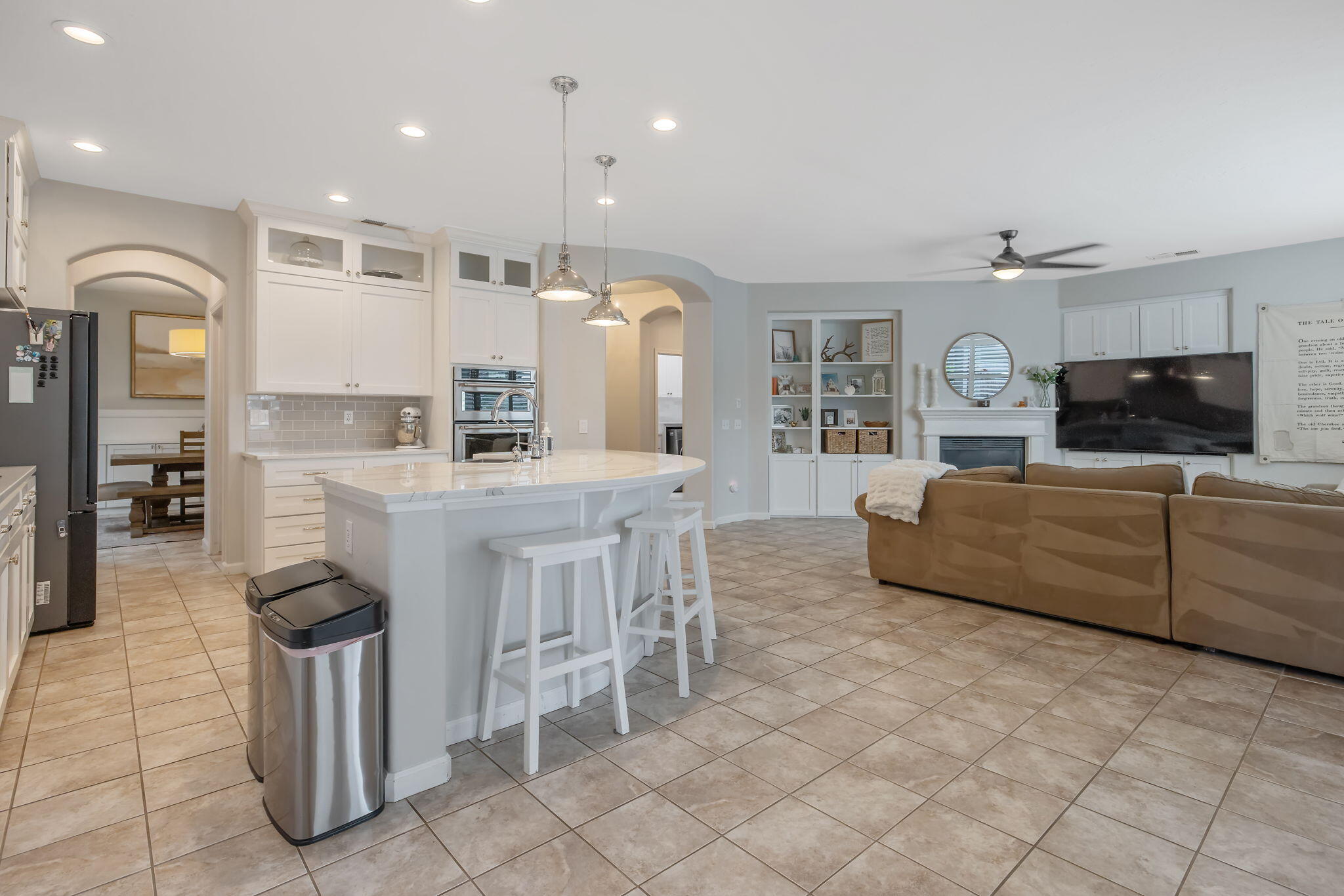 6109 W Delaware Ct, Visalia, CA 93291
