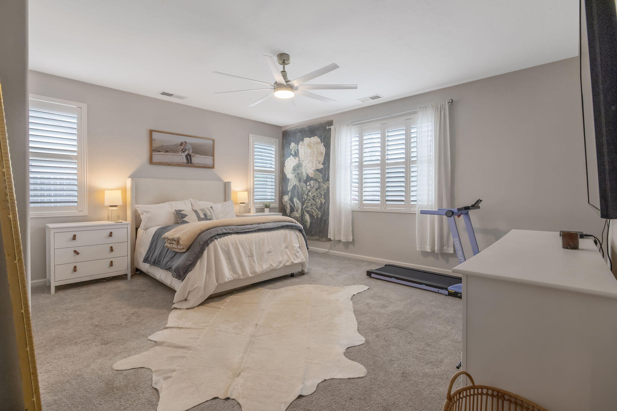 6109 W Delaware Ct, Visalia, CA 93291