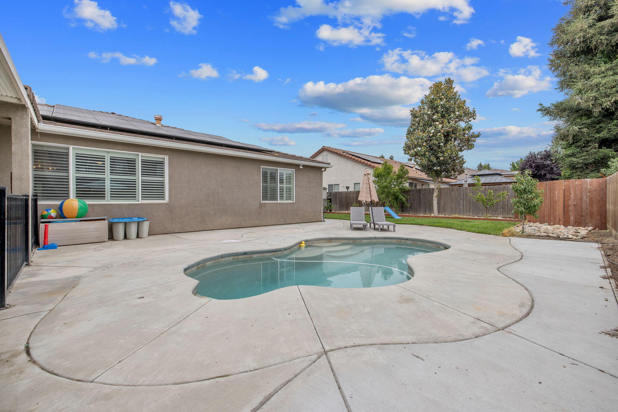 6109 W Delaware Ct, Visalia, CA 93291