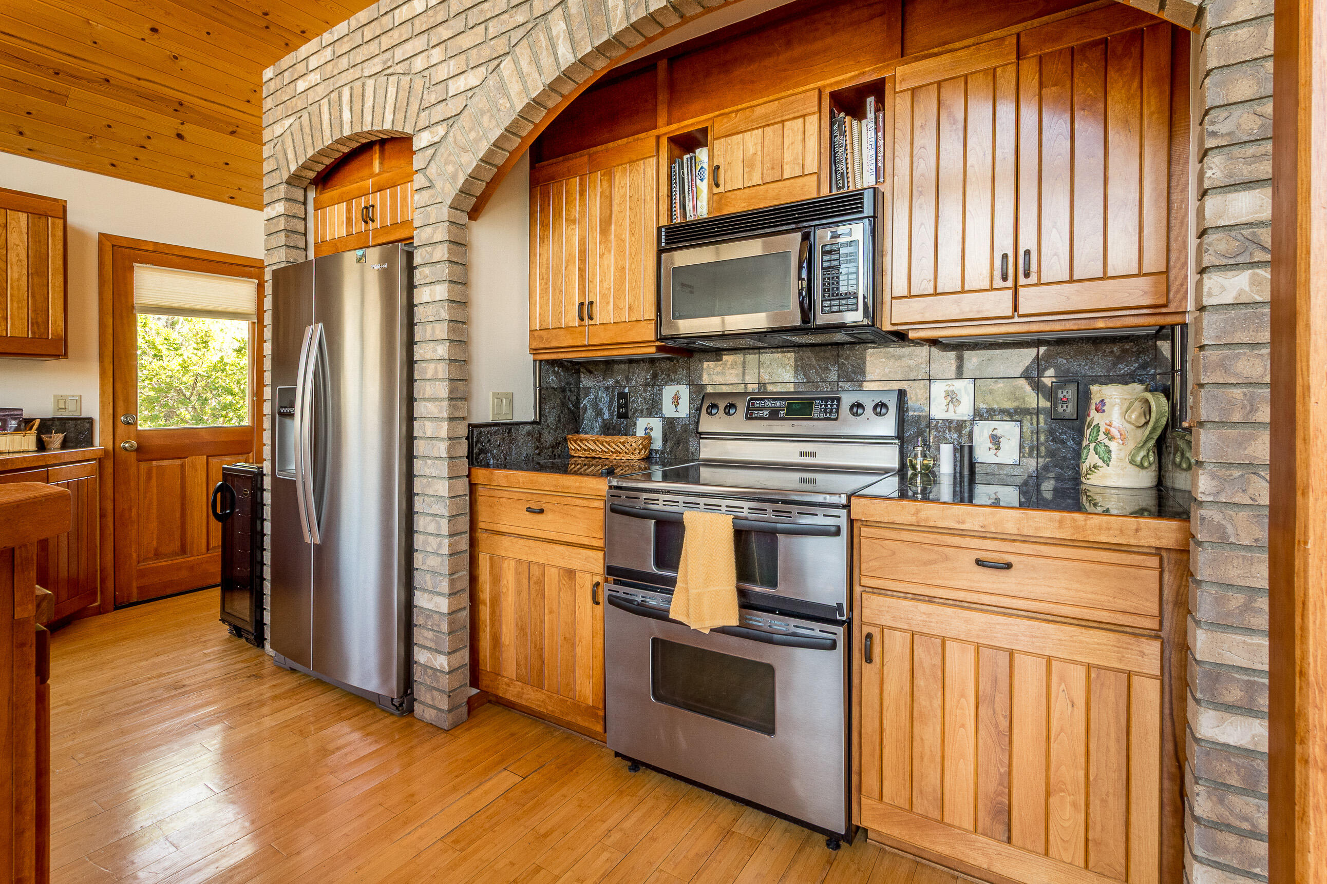 40679 Crystal Dr, Three Rivers, CA 93271
