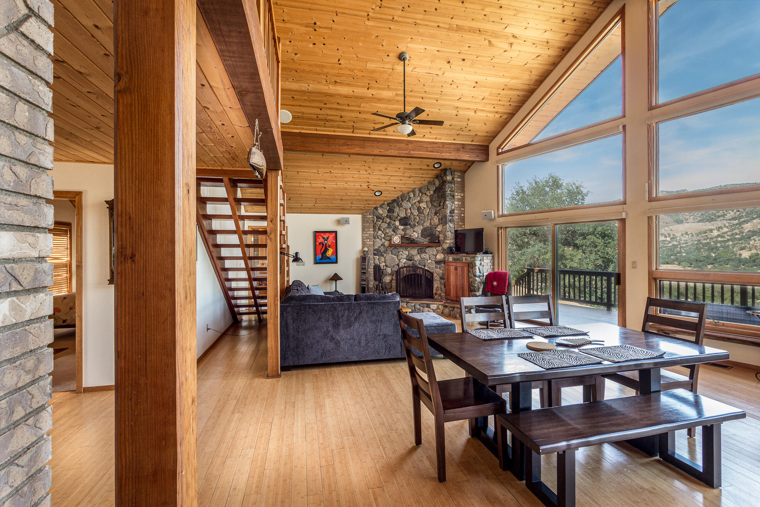 40679 Crystal Dr, Three Rivers, CA 93271