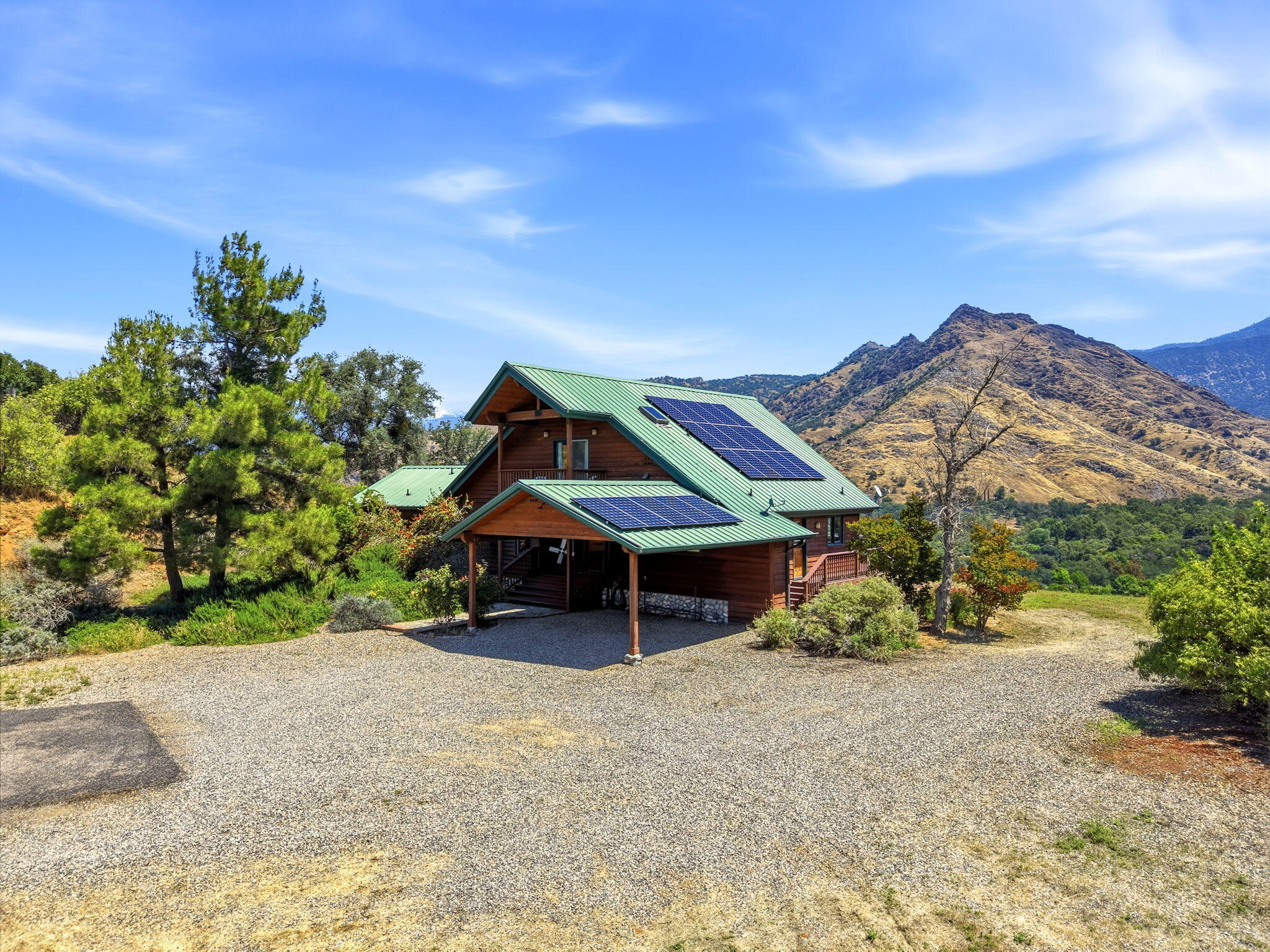 40679 Crystal Dr, Three Rivers, CA 93271